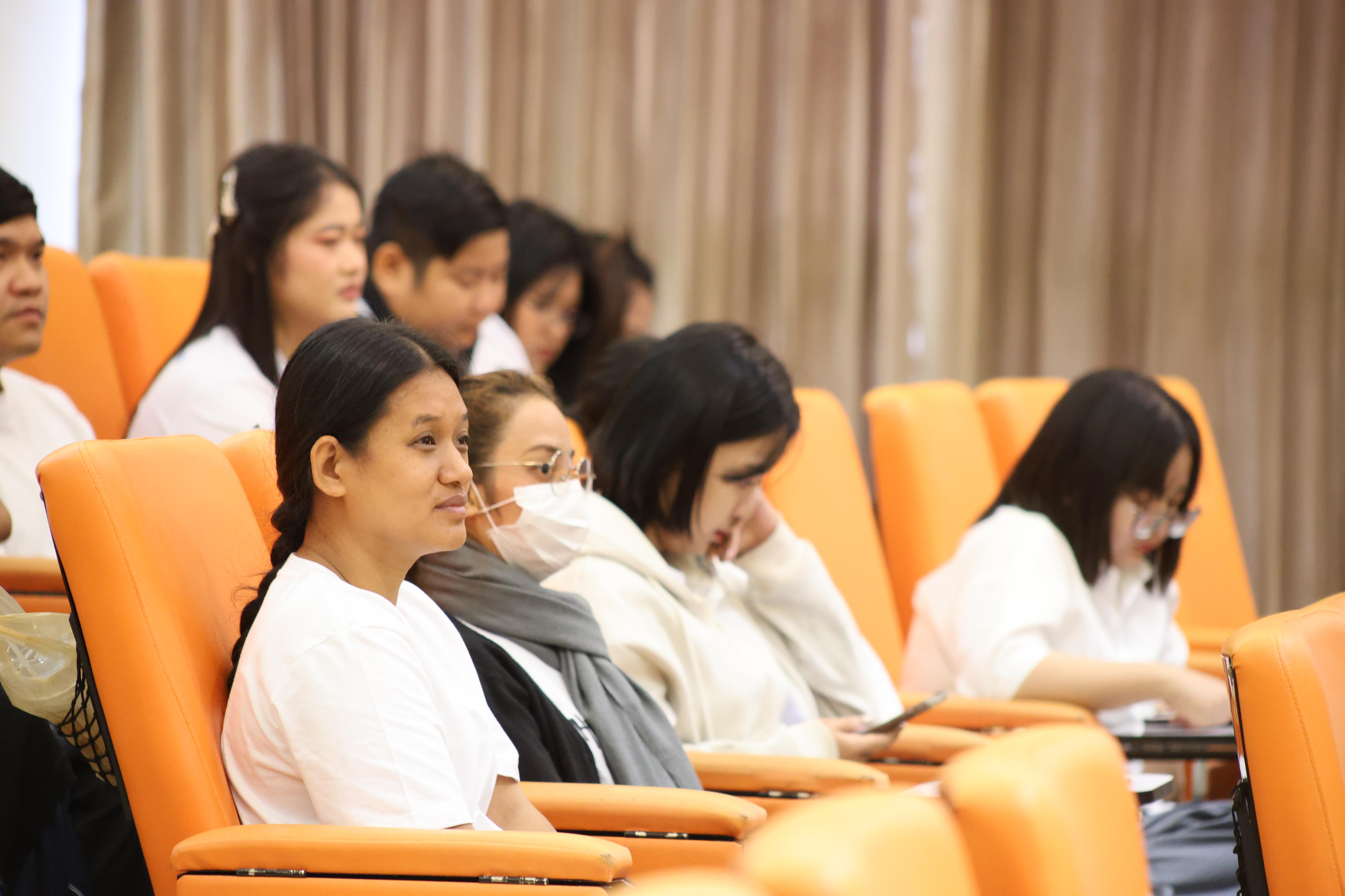 9. กิจกรรมอบรมเชิงปฏิบัติการคุณธรรม จริยธรรม และจิตอาสาจิตสาธารณะ