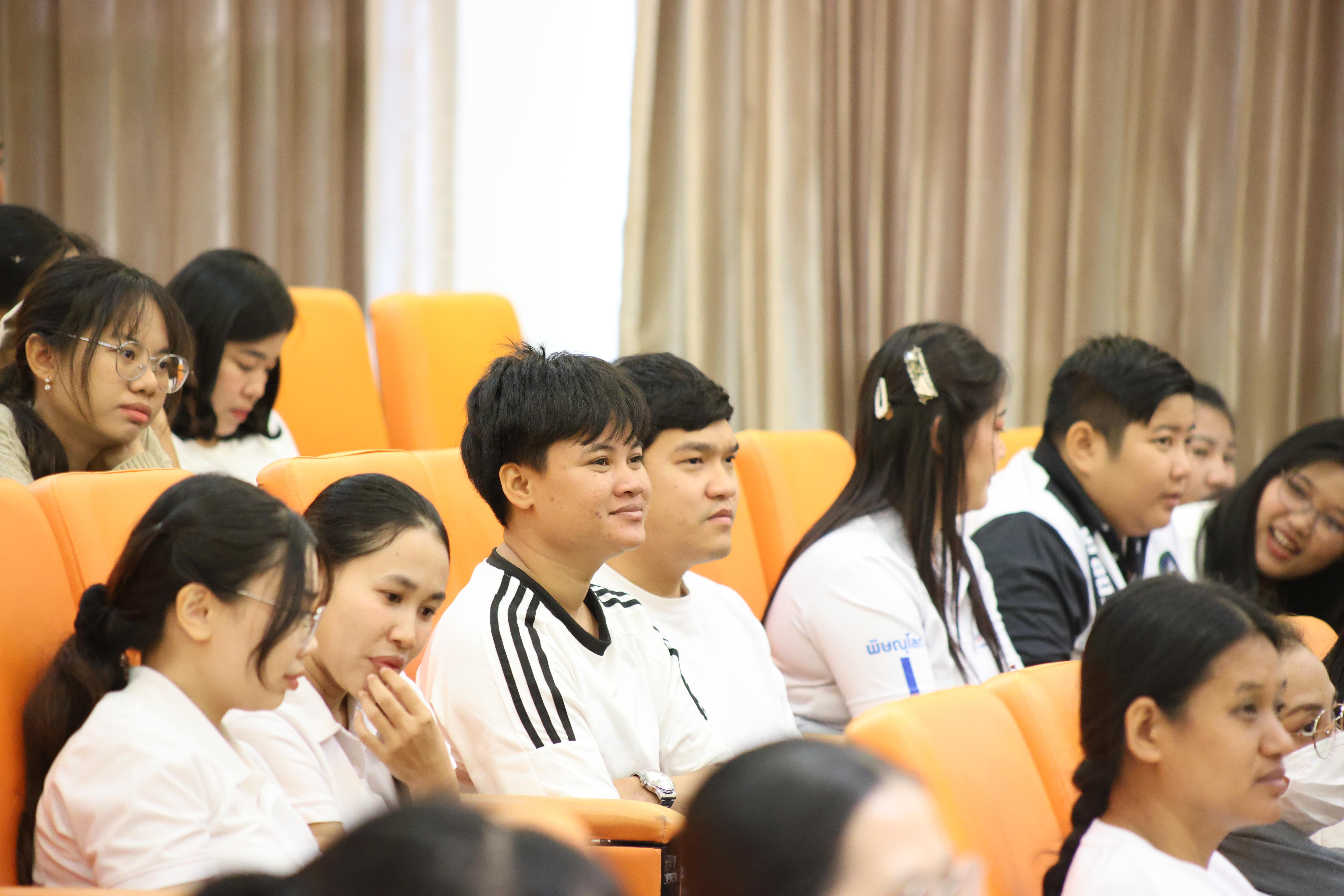 10. กิจกรรมอบรมเชิงปฏิบัติการคุณธรรม จริยธรรม และจิตอาสาจิตสาธารณะ