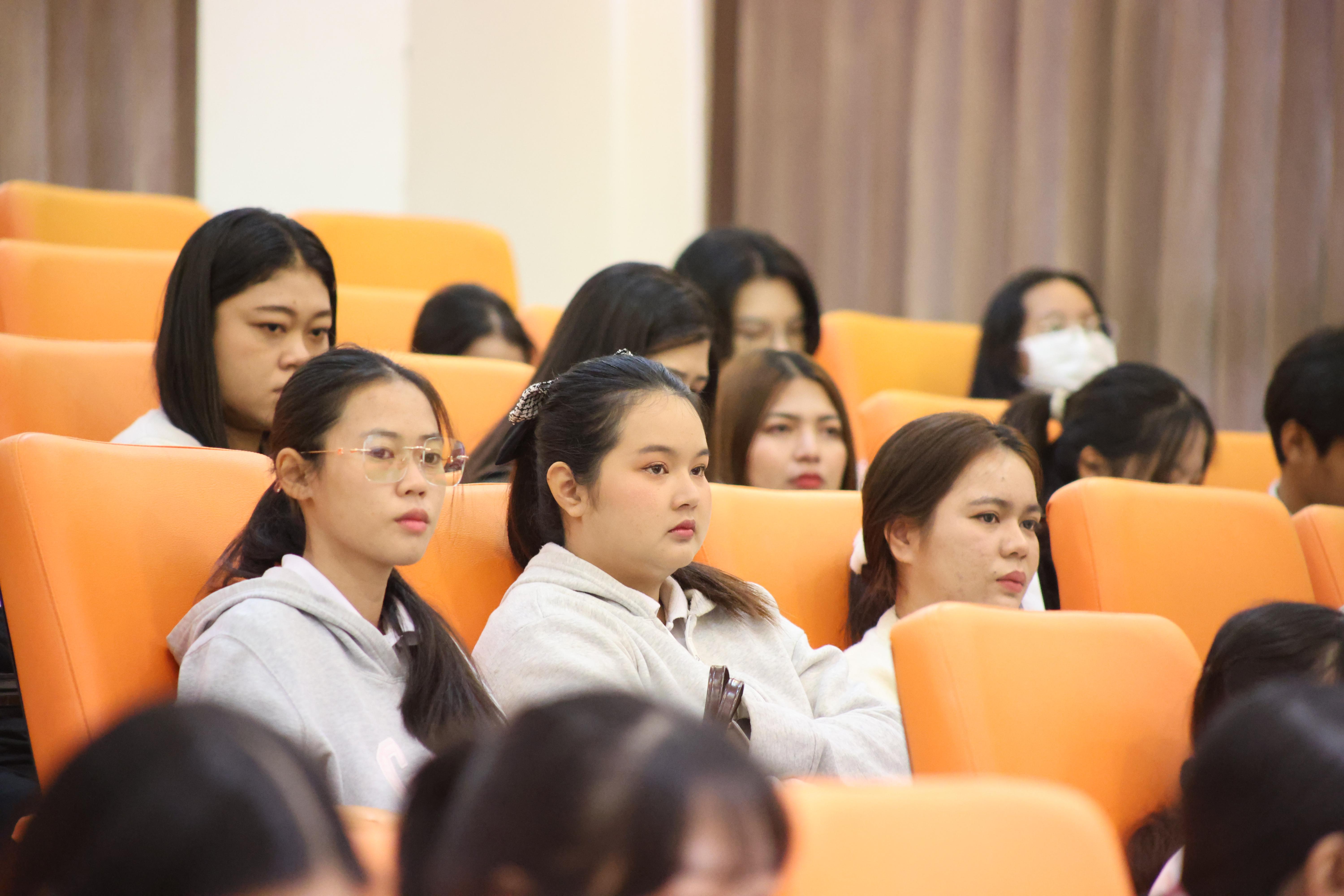 20. กิจกรรมอบรมเชิงปฏิบัติการคุณธรรม จริยธรรม และจิตอาสาจิตสาธารณะ