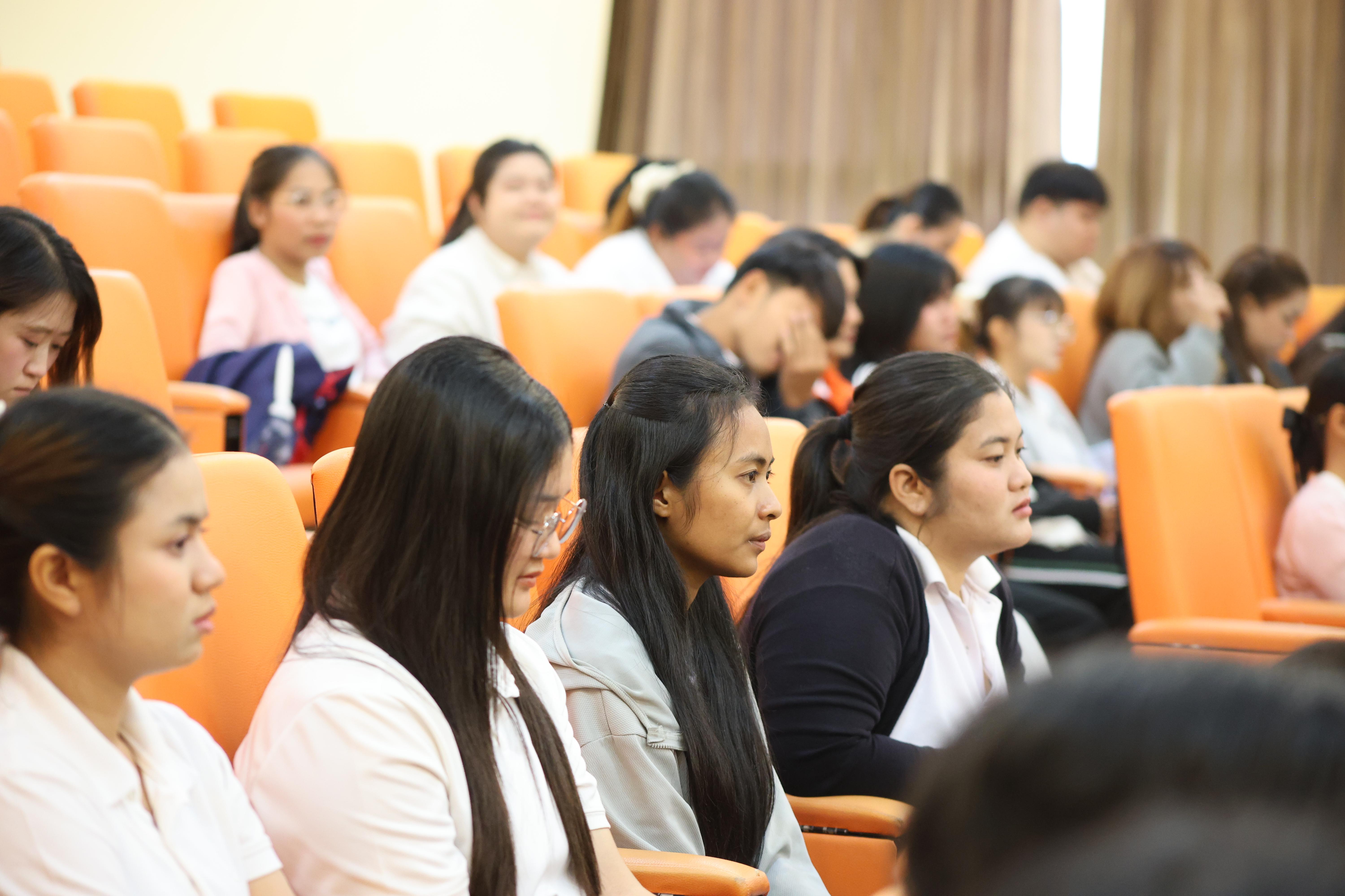 28. กิจกรรมอบรมเชิงปฏิบัติการคุณธรรม จริยธรรม และจิตอาสาจิตสาธารณะ