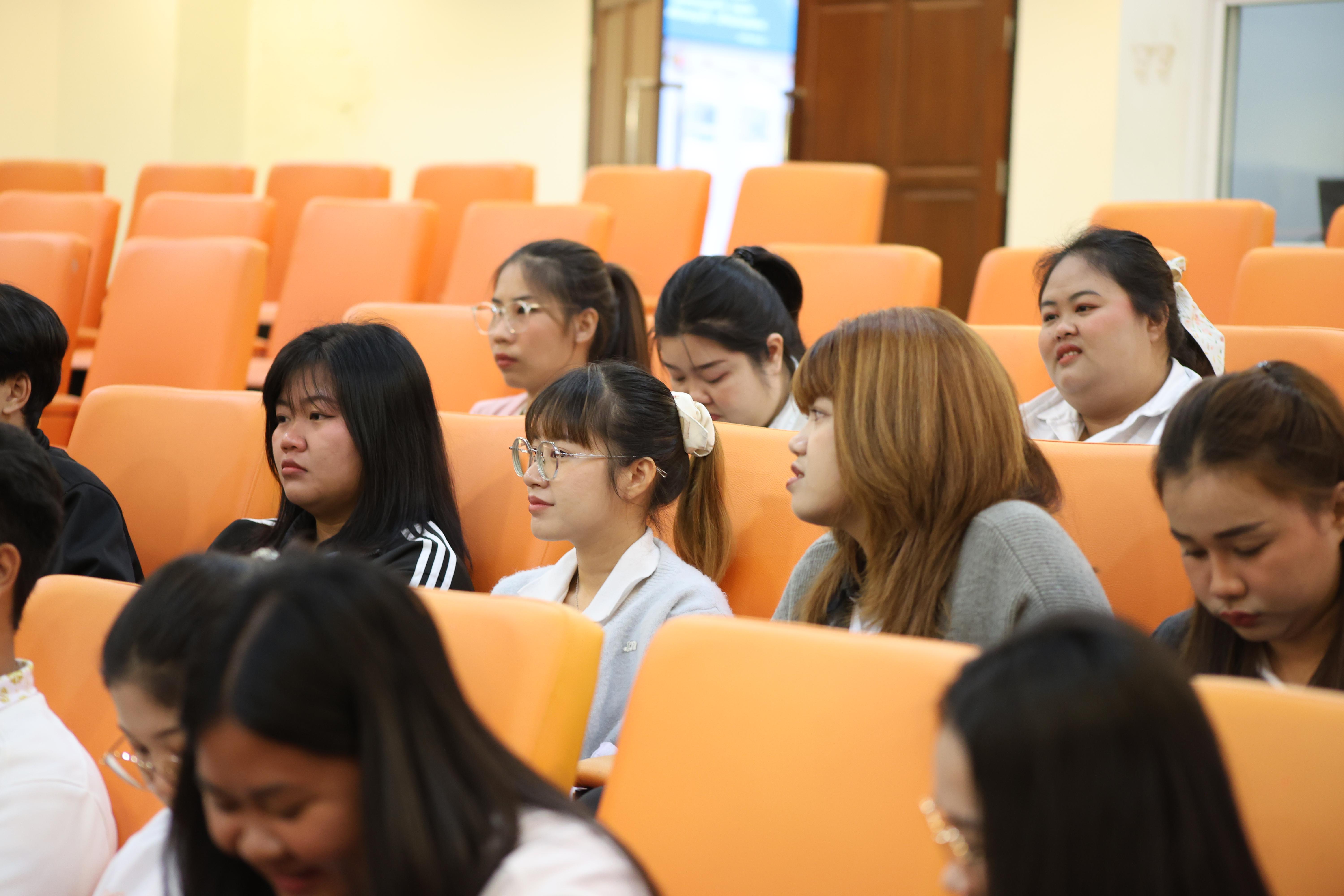 62. กิจกรรมอบรมเชิงปฏิบัติการคุณธรรม จริยธรรม และจิตอาสาจิตสาธารณะ