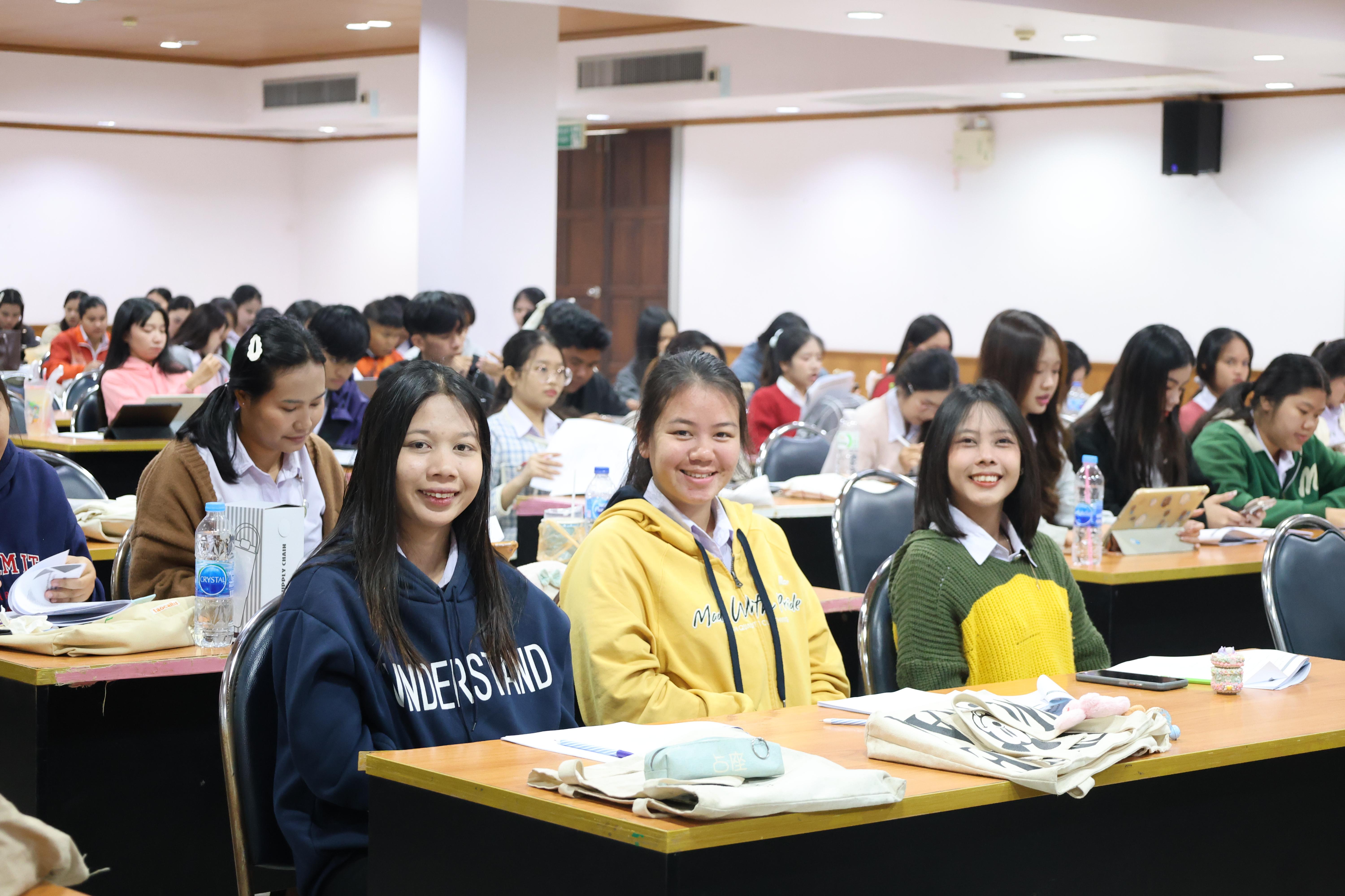 26. กิจกรรมอบรมสัมมนาเชิงปฏิบัติการพัฒนาทักษะนักศึกษาตามฐานสมรรถนะชั้นปีที่ 3 "ครูนักภาษา" วันที่สอง