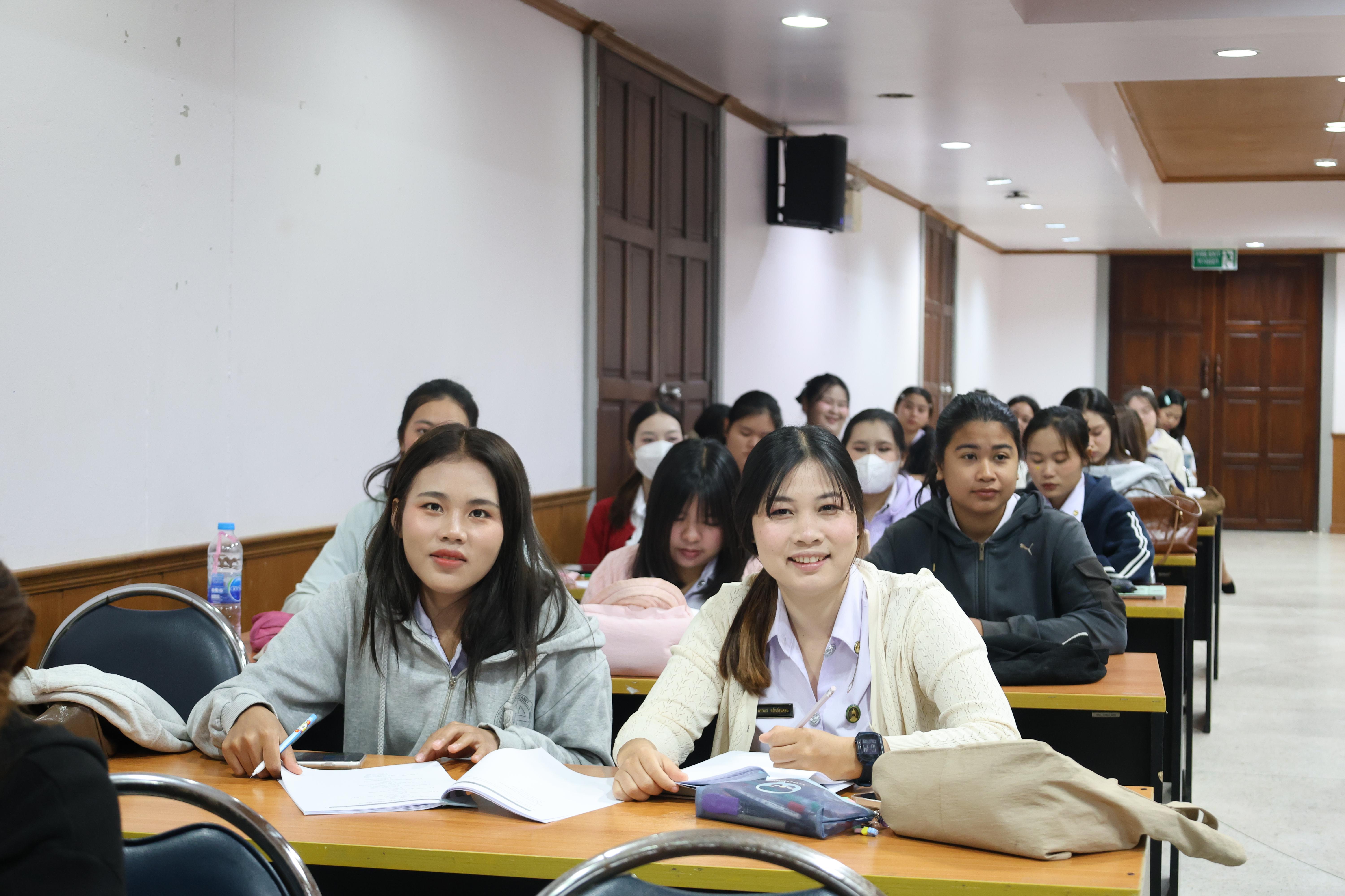 29. กิจกรรมอบรมสัมมนาเชิงปฏิบัติการพัฒนาทักษะนักศึกษาตามฐานสมรรถนะชั้นปีที่ 3 "ครูนักภาษา" วันที่สอง