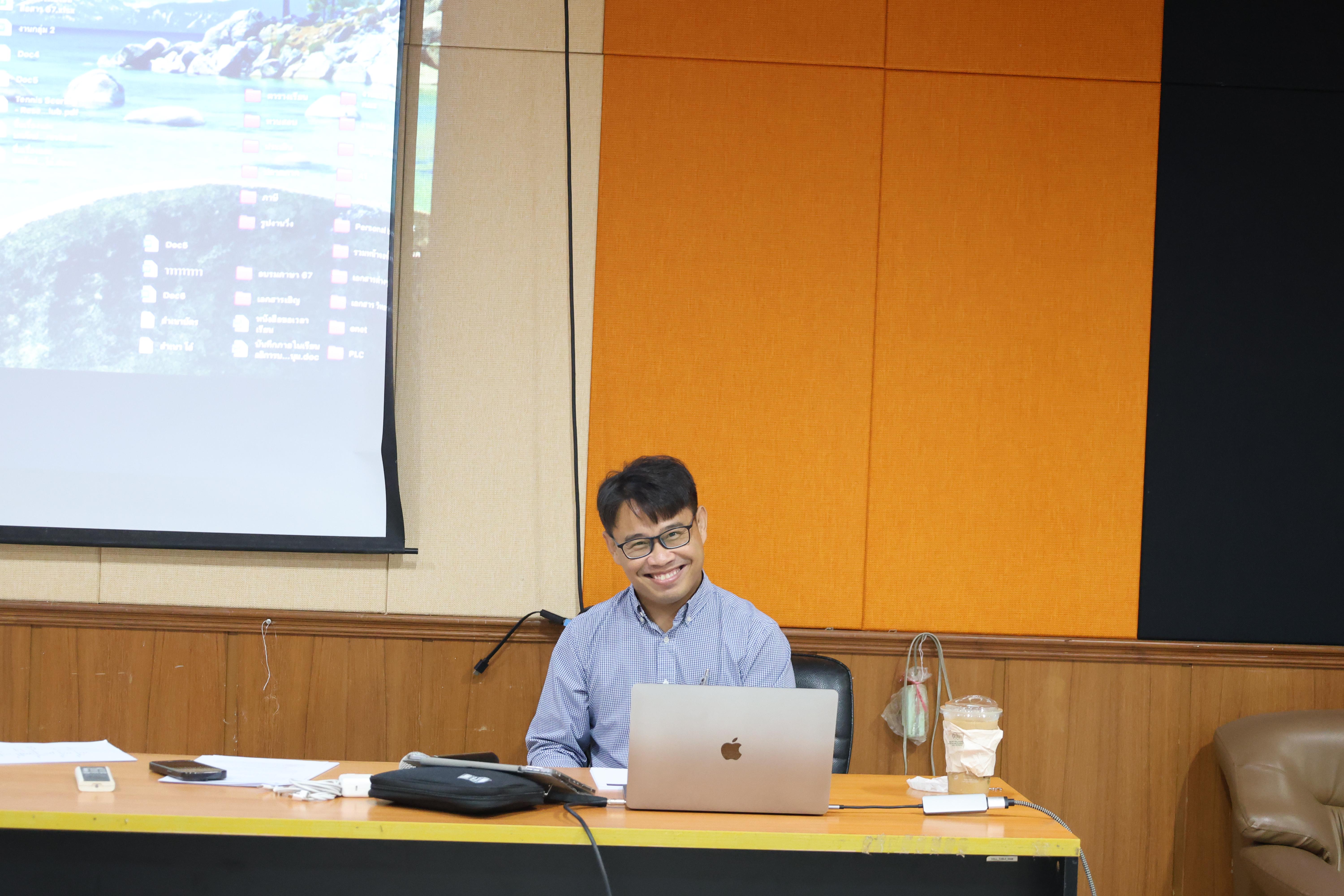 36. กิจกรรมอบรมสัมมนาเชิงปฏิบัติการพัฒนาทักษะนักศึกษาตามฐานสมรรถนะชั้นปีที่ 3 "ครูนักภาษา" วันที่สอง