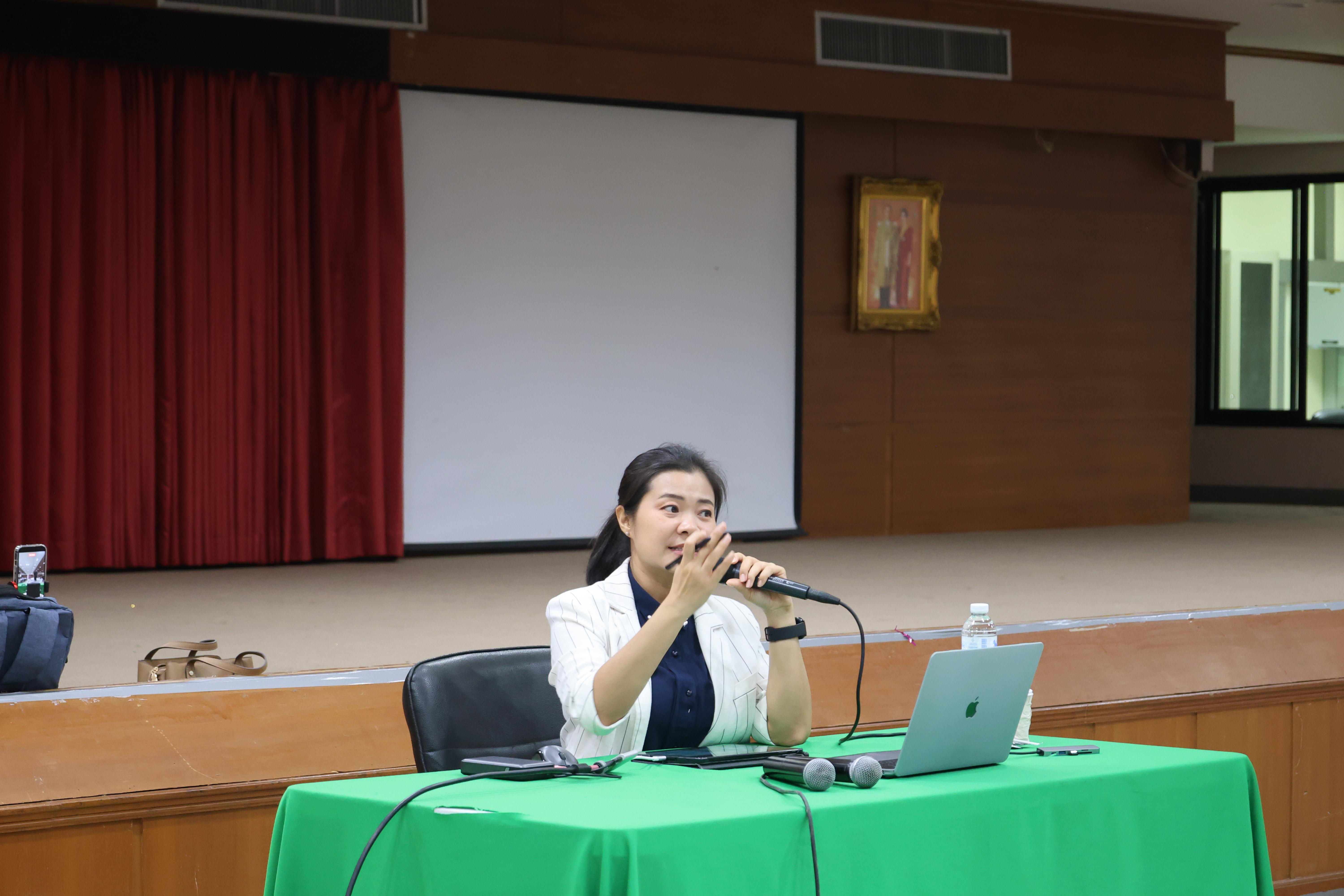 49. กิจกรรมอบรมสัมมนาเชิงปฏิบัติการพัฒนาทักษะนักศึกษาตามฐานสมรรถนะชั้นปีที่ 3 "ครูนักภาษา" วันที่สอง