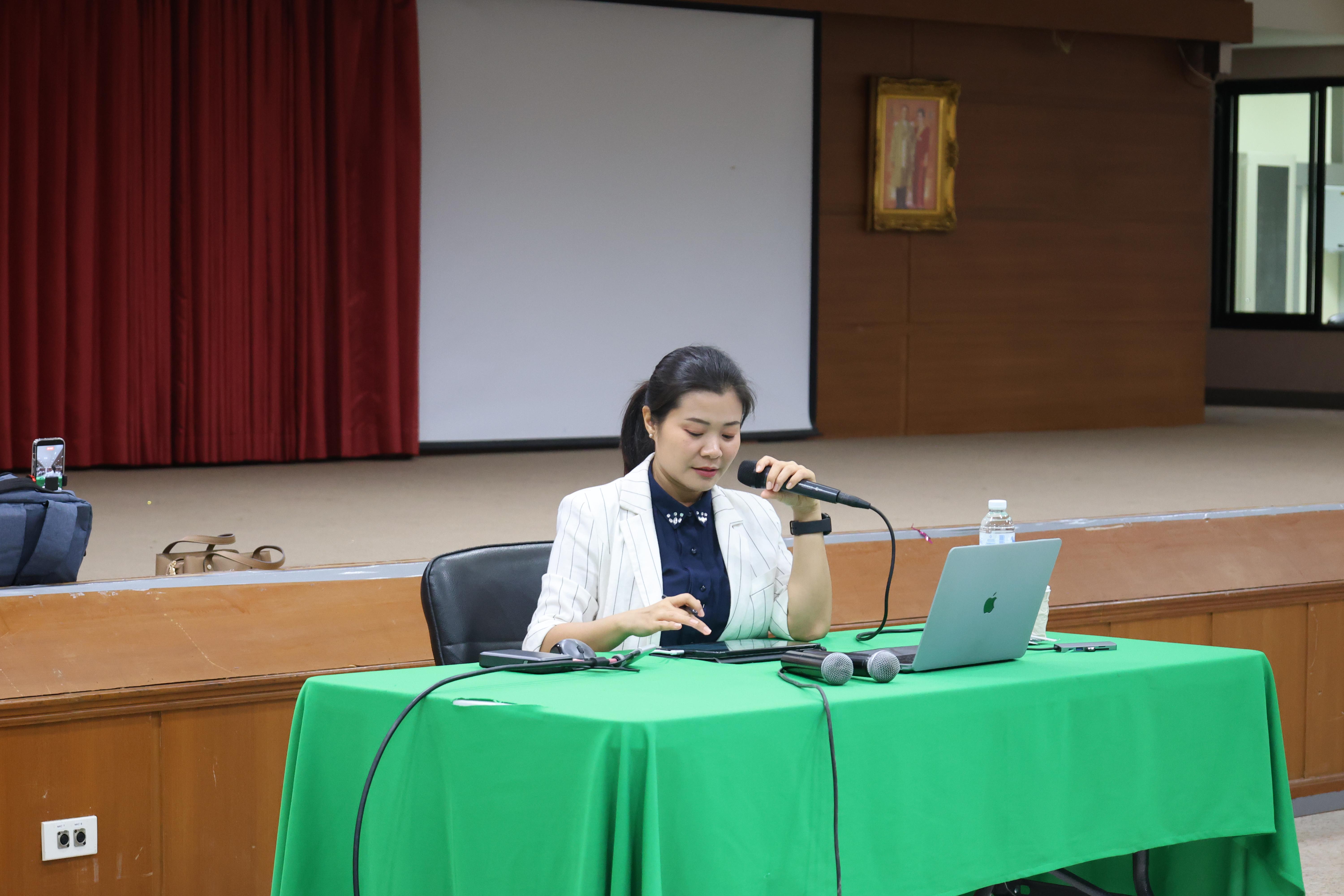 50. กิจกรรมอบรมสัมมนาเชิงปฏิบัติการพัฒนาทักษะนักศึกษาตามฐานสมรรถนะชั้นปีที่ 3 "ครูนักภาษา" วันที่สอง