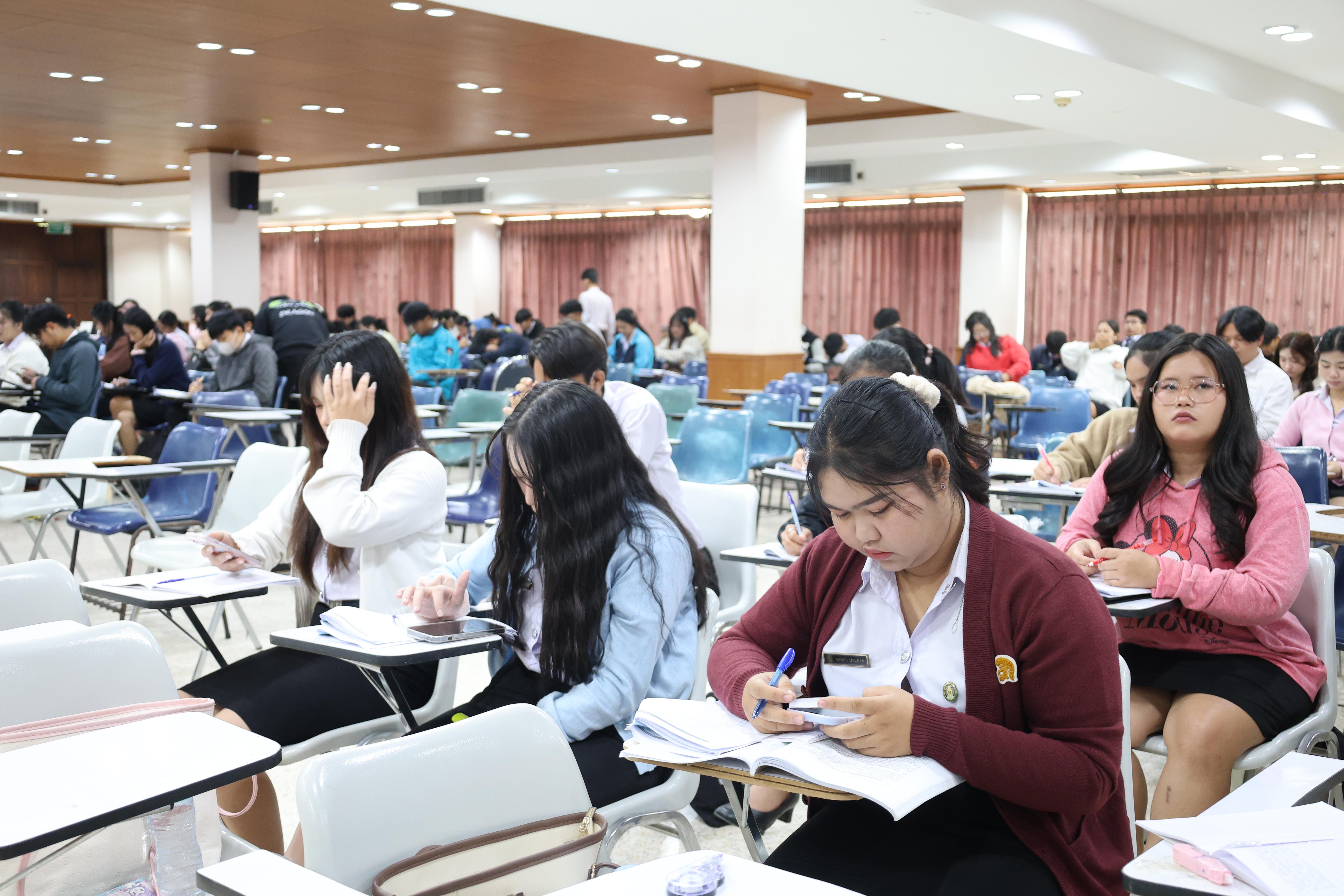 52. กิจกรรมอบรมสัมมนาเชิงปฏิบัติการพัฒนาทักษะนักศึกษาตามฐานสมรรถนะชั้นปีที่ 3 "ครูนักภาษา" วันที่สอง