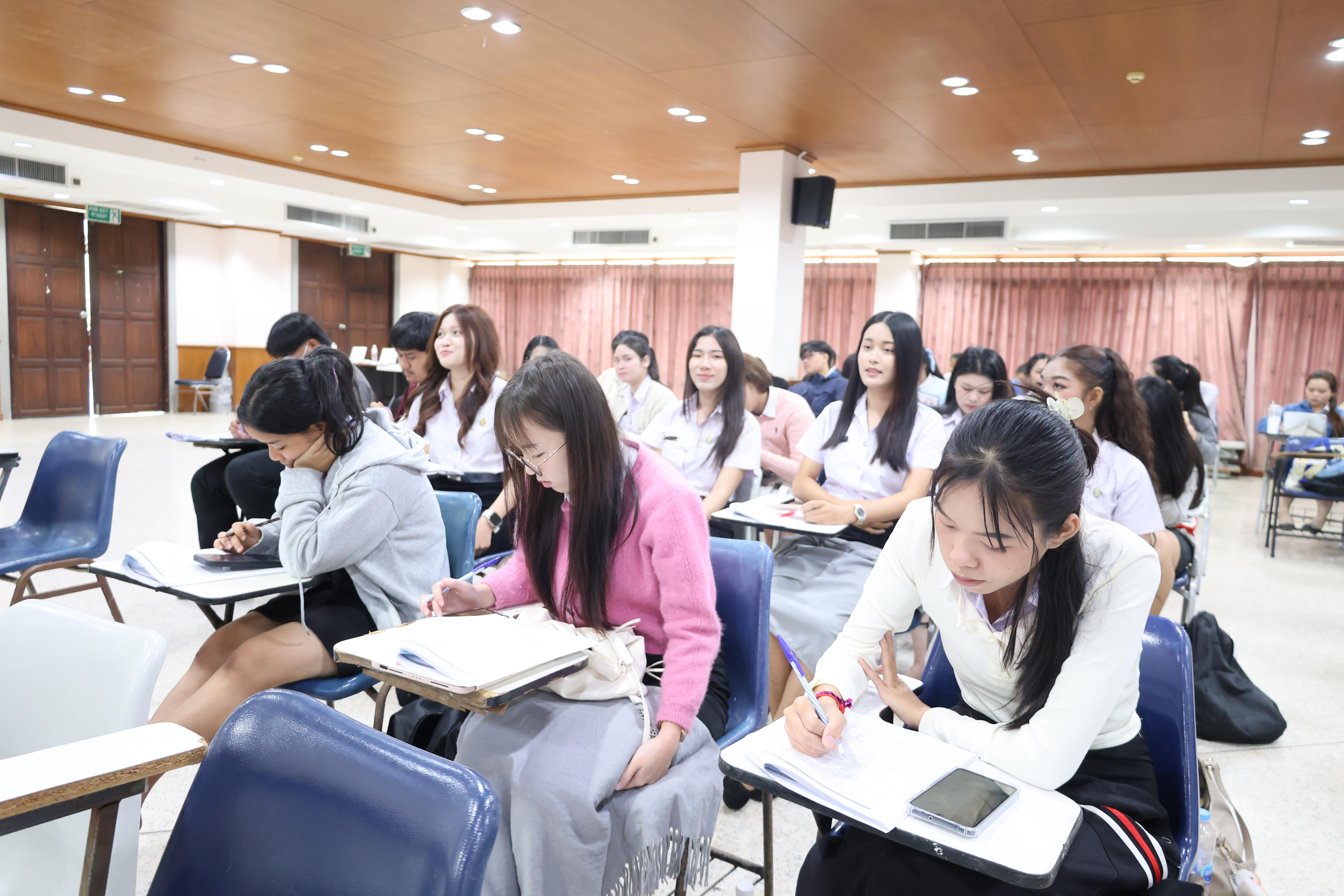 63. กิจกรรมอบรมสัมมนาเชิงปฏิบัติการพัฒนาทักษะนักศึกษาตามฐานสมรรถนะชั้นปีที่ 3 "ครูนักภาษา" วันที่สอง