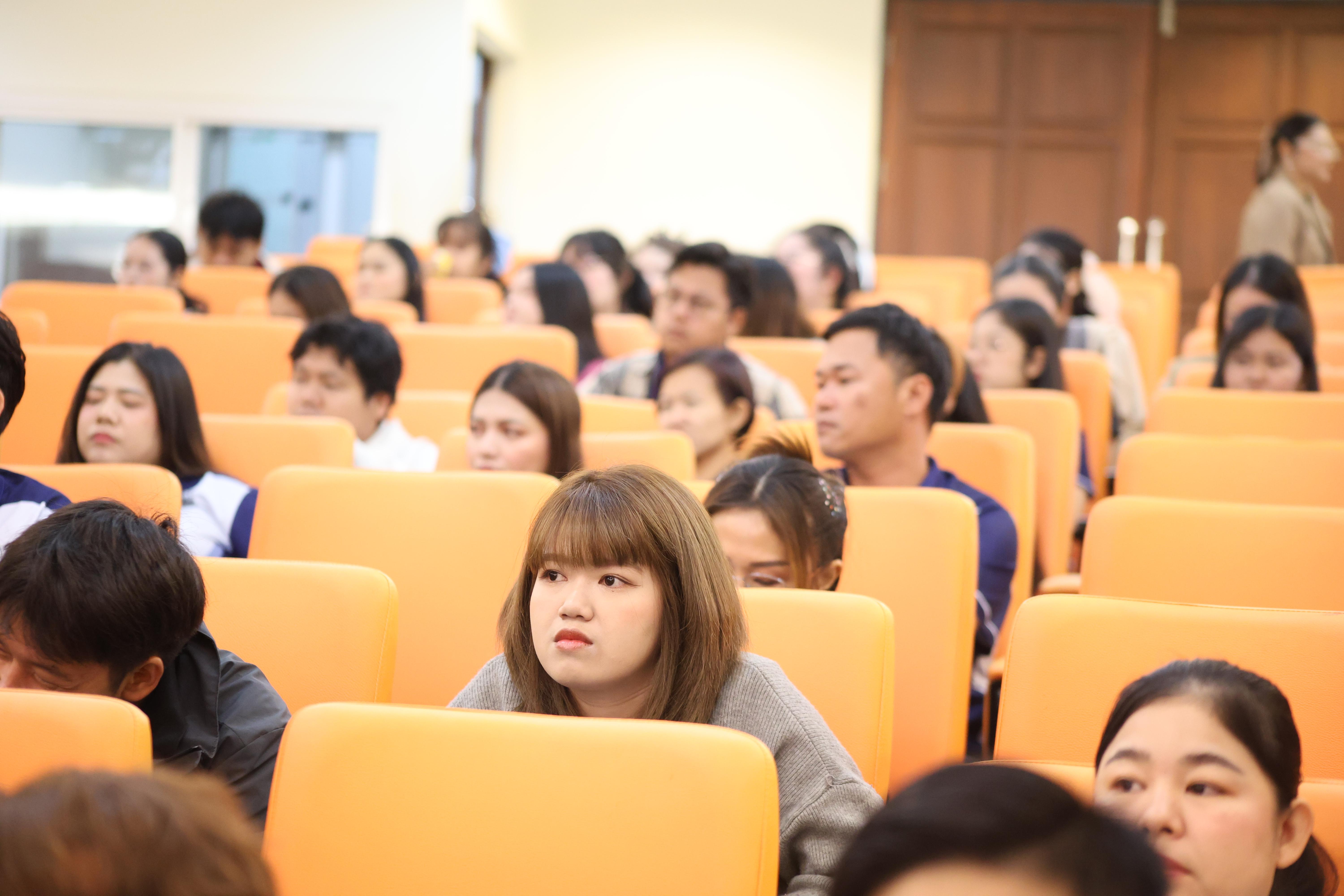 8. กิจกรรมปฐมนิเทศก่อนออกฝึกประสบการณ์วิชาชีพครู นักศึกษาหลักสูตรประกาศนียบัตรบัณฑิต สาขาวิชาชีพครู ประจำปีการศึกษา 2568