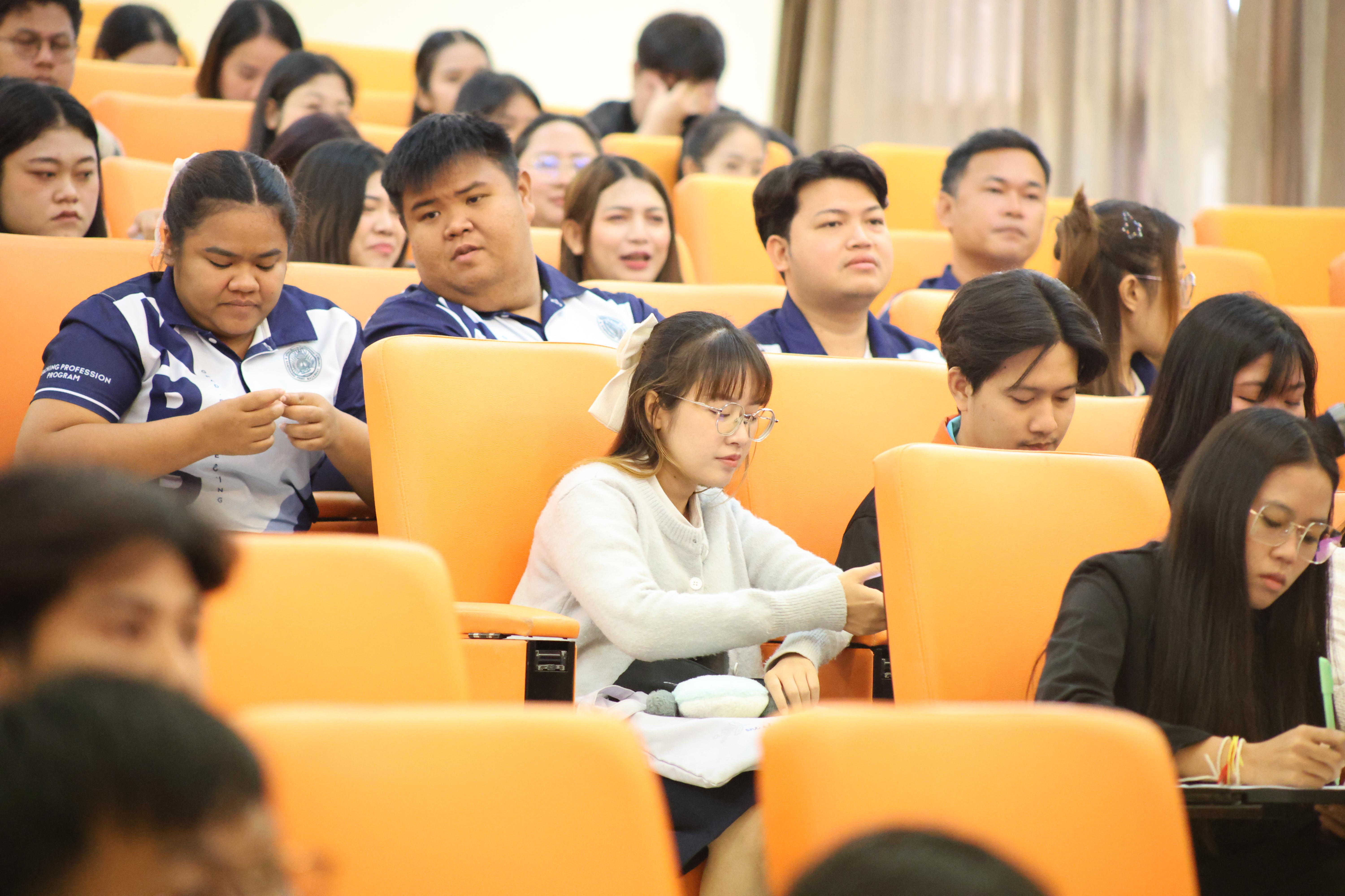 33. กิจกรรมปฐมนิเทศก่อนออกฝึกประสบการณ์วิชาชีพครู นักศึกษาหลักสูตรประกาศนียบัตรบัณฑิต สาขาวิชาชีพครู ประจำปีการศึกษา 2568