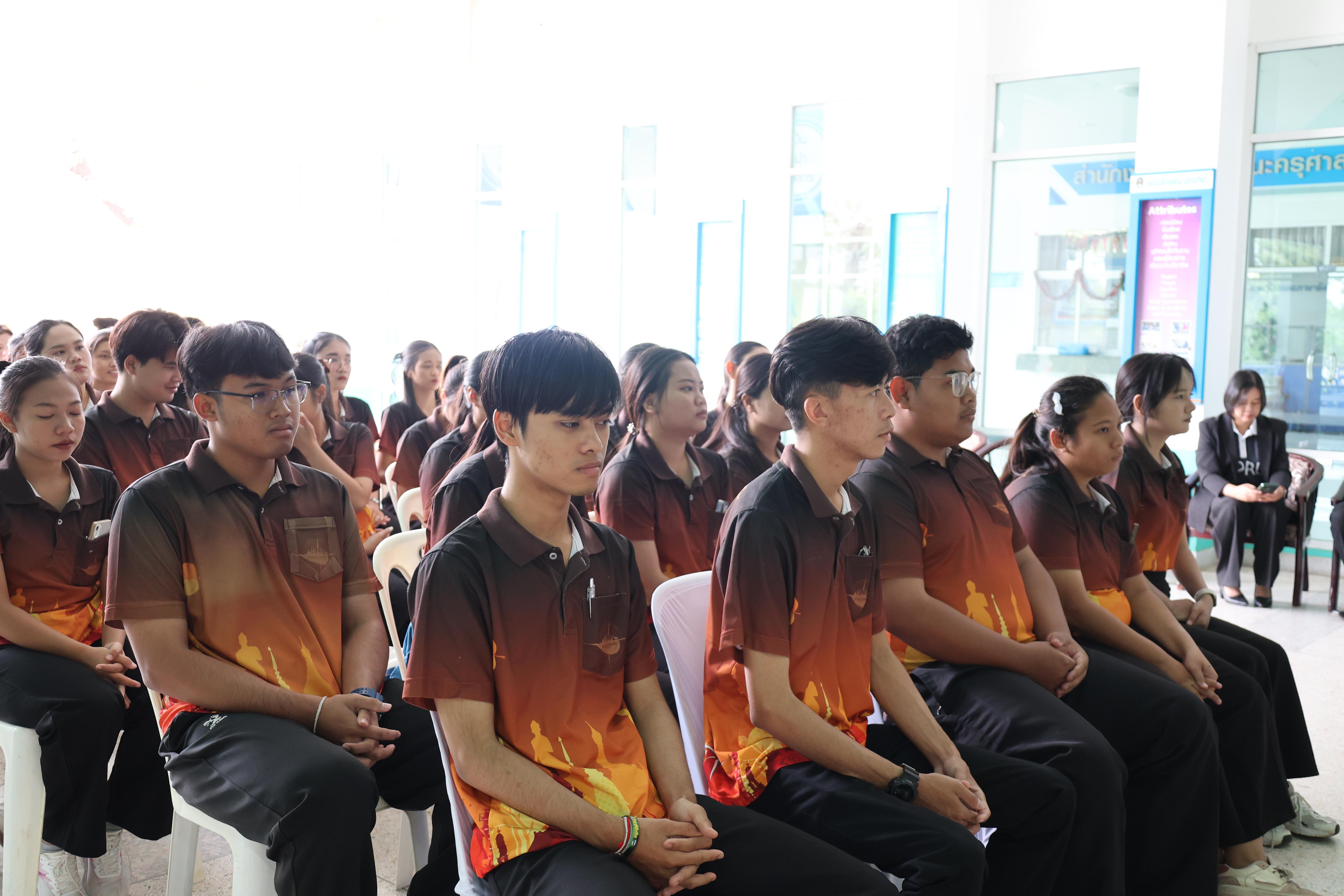 14. การแสดงสื่อของนักศึกษาโปรแกรมสังคมศึกษา ชั้นปีที่ 3