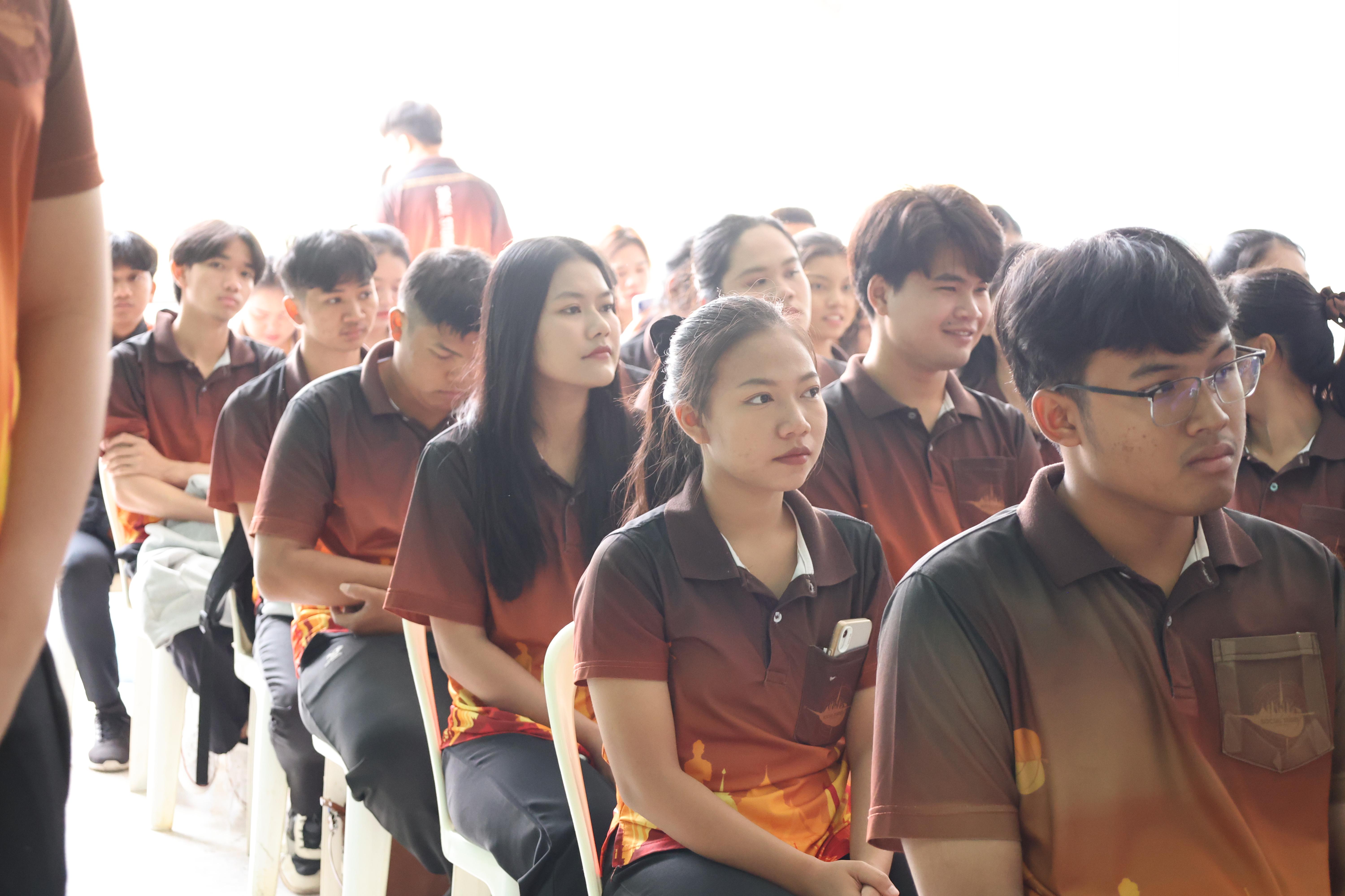 15. การแสดงสื่อของนักศึกษาโปรแกรมสังคมศึกษา ชั้นปีที่ 3