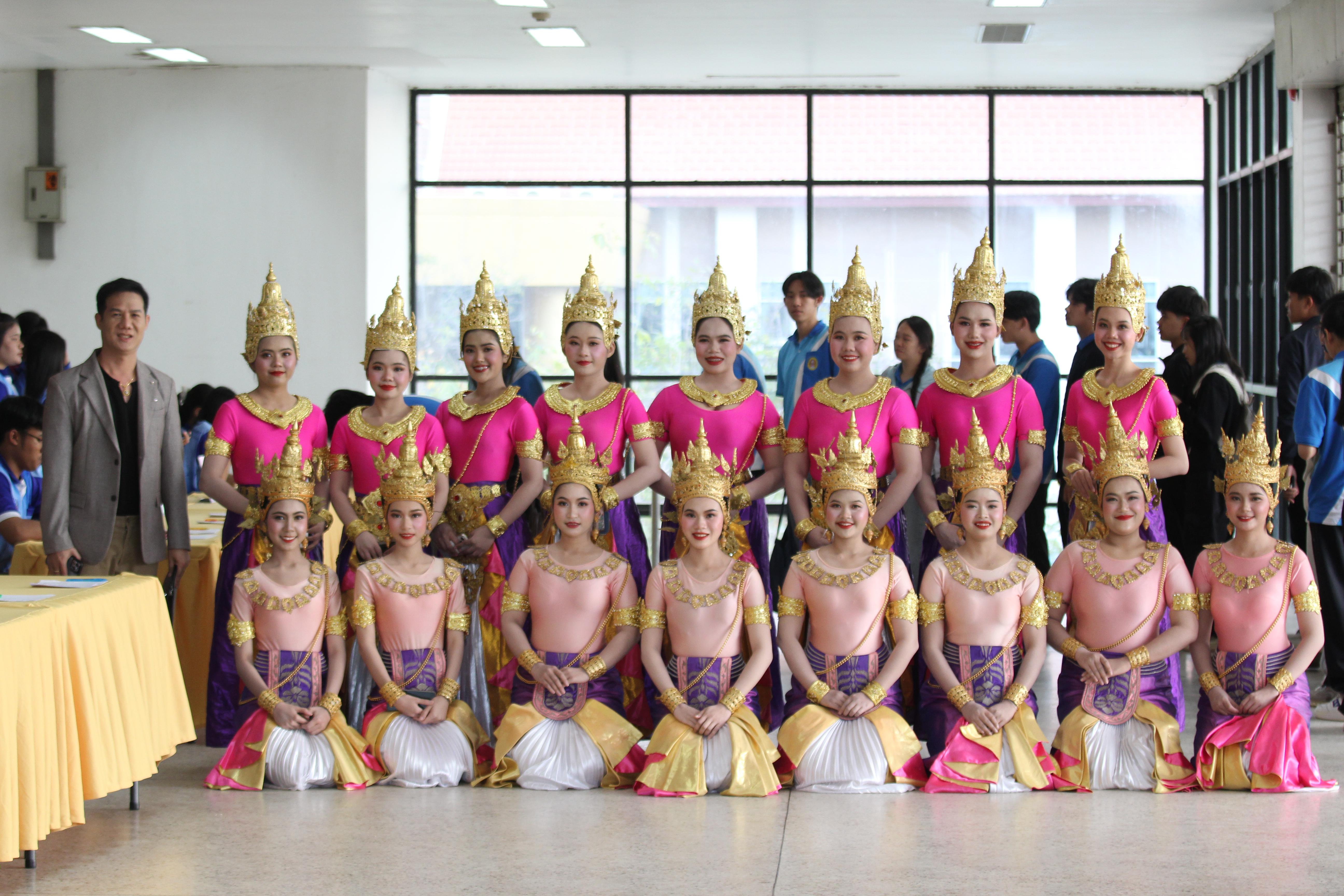 26. พิธีเปิดการแข่งขันทักษะวิชาการวิชาชีพครูและส่งเสริมศิลปวัฒนธรรม ครั้งที่13 มหาวิทยาลัยราชภัฏภาคเหนือ 8 สถาบัน