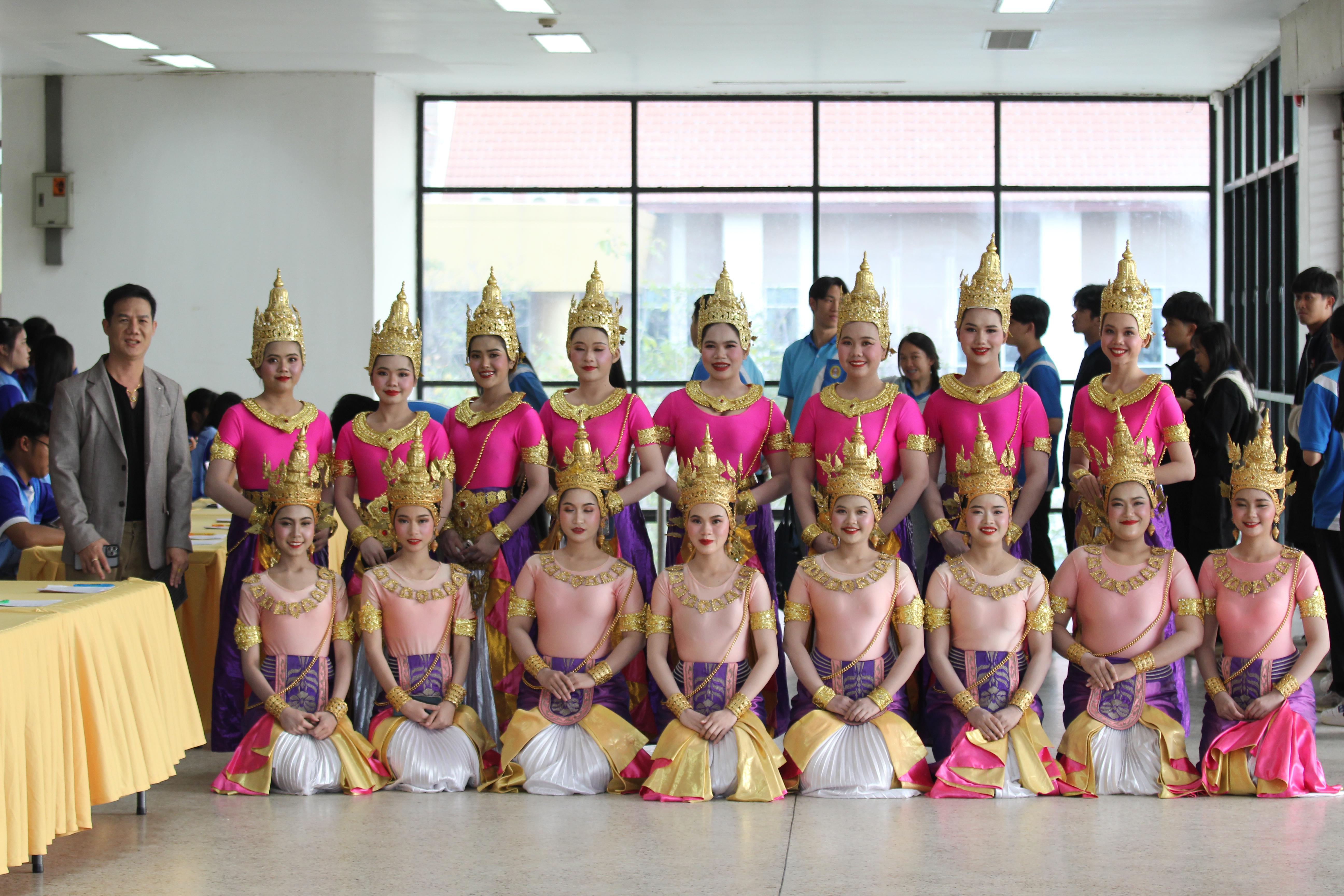 27. พิธีเปิดการแข่งขันทักษะวิชาการวิชาชีพครูและส่งเสริมศิลปวัฒนธรรม ครั้งที่13 มหาวิทยาลัยราชภัฏภาคเหนือ 8 สถาบัน