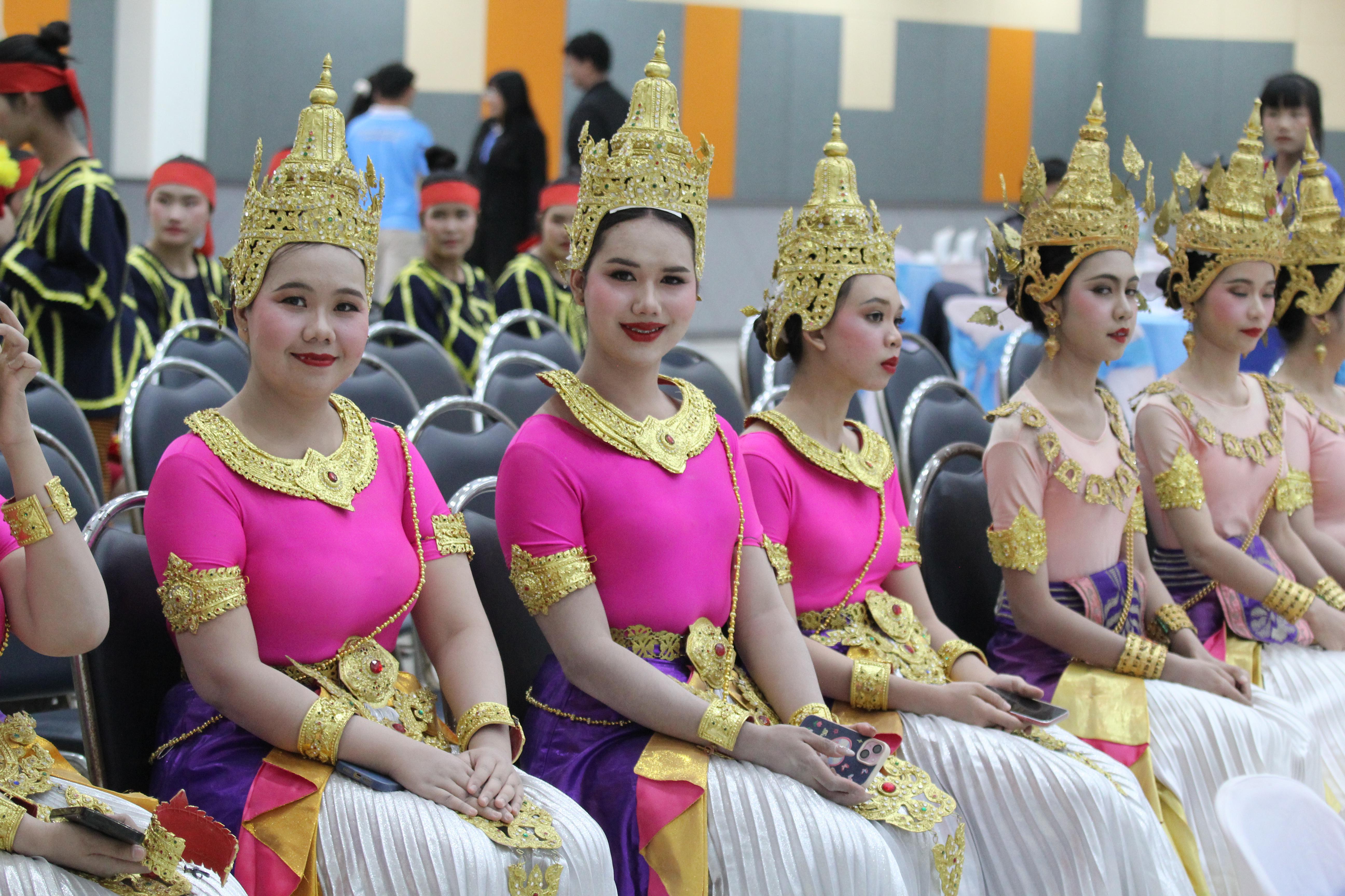 118. พิธีเปิดการแข่งขันทักษะวิชาการวิชาชีพครูและส่งเสริมศิลปวัฒนธรรม ครั้งที่13 มหาวิทยาลัยราชภัฏภาคเหนือ 8 สถาบัน