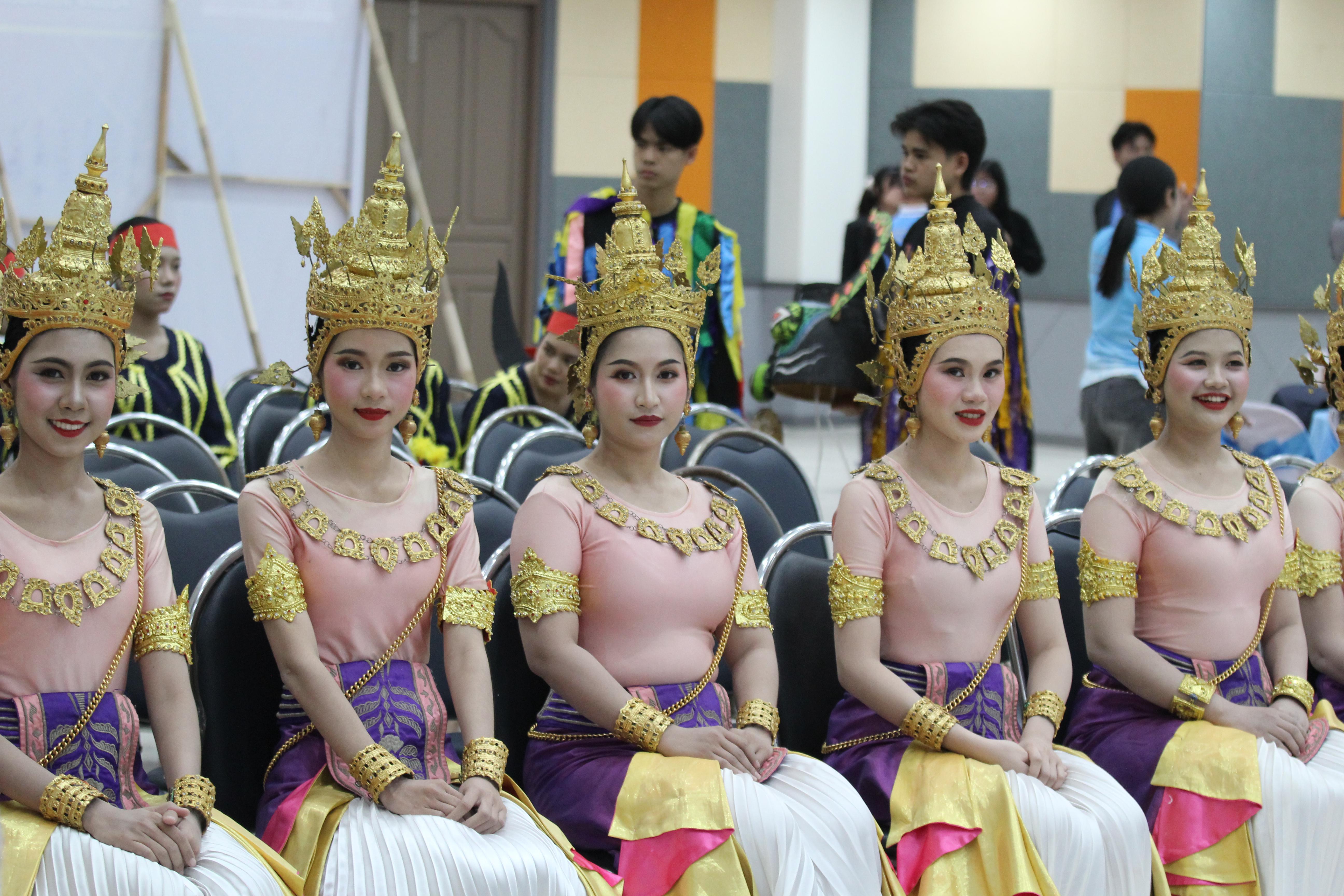 121. พิธีเปิดการแข่งขันทักษะวิชาการวิชาชีพครูและส่งเสริมศิลปวัฒนธรรม ครั้งที่13 มหาวิทยาลัยราชภัฏภาคเหนือ 8 สถาบัน