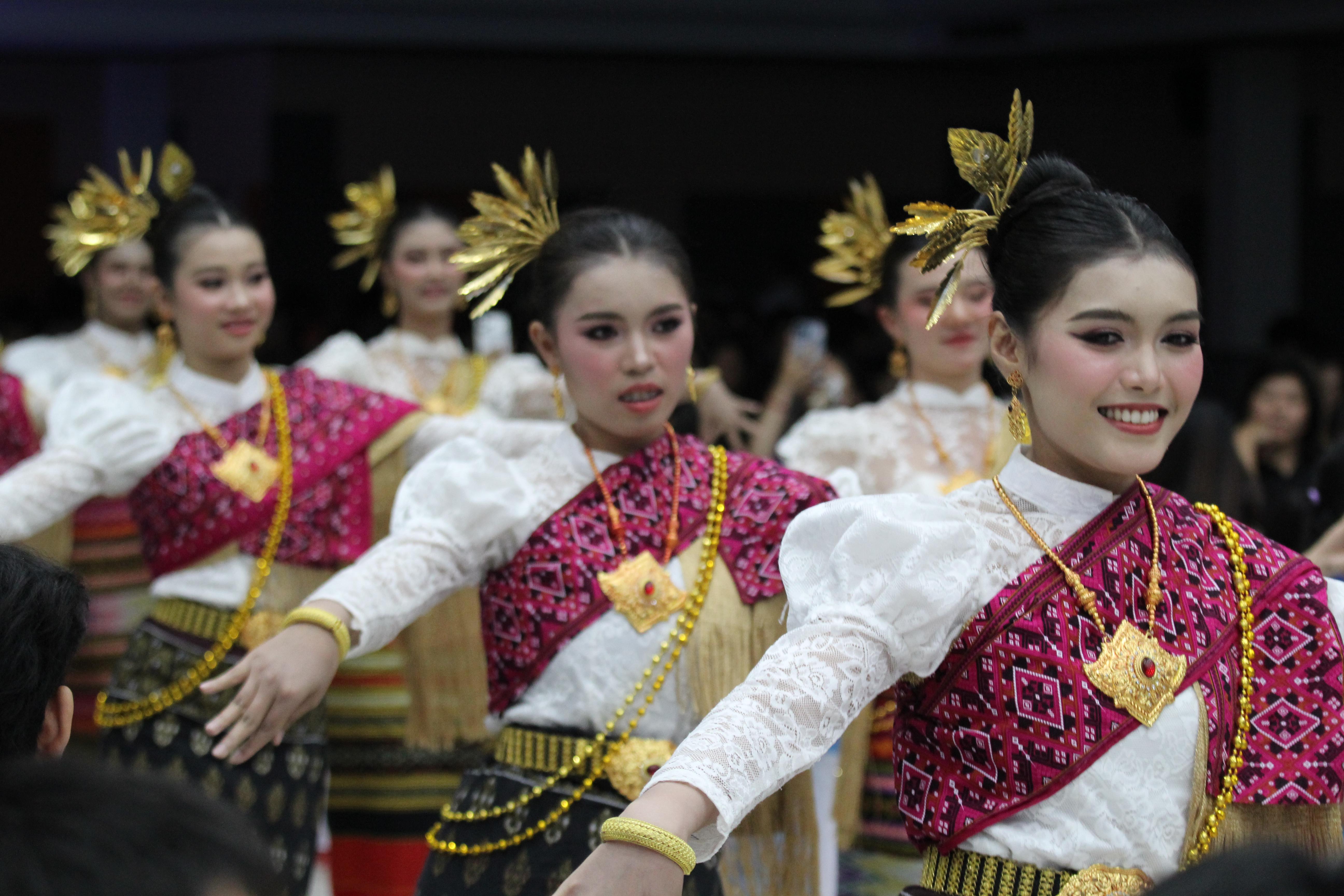 160. พิธีเปิดการแข่งขันทักษะวิชาการวิชาชีพครูและส่งเสริมศิลปวัฒนธรรม ครั้งที่13 มหาวิทยาลัยราชภัฏภาคเหนือ 8 สถาบัน