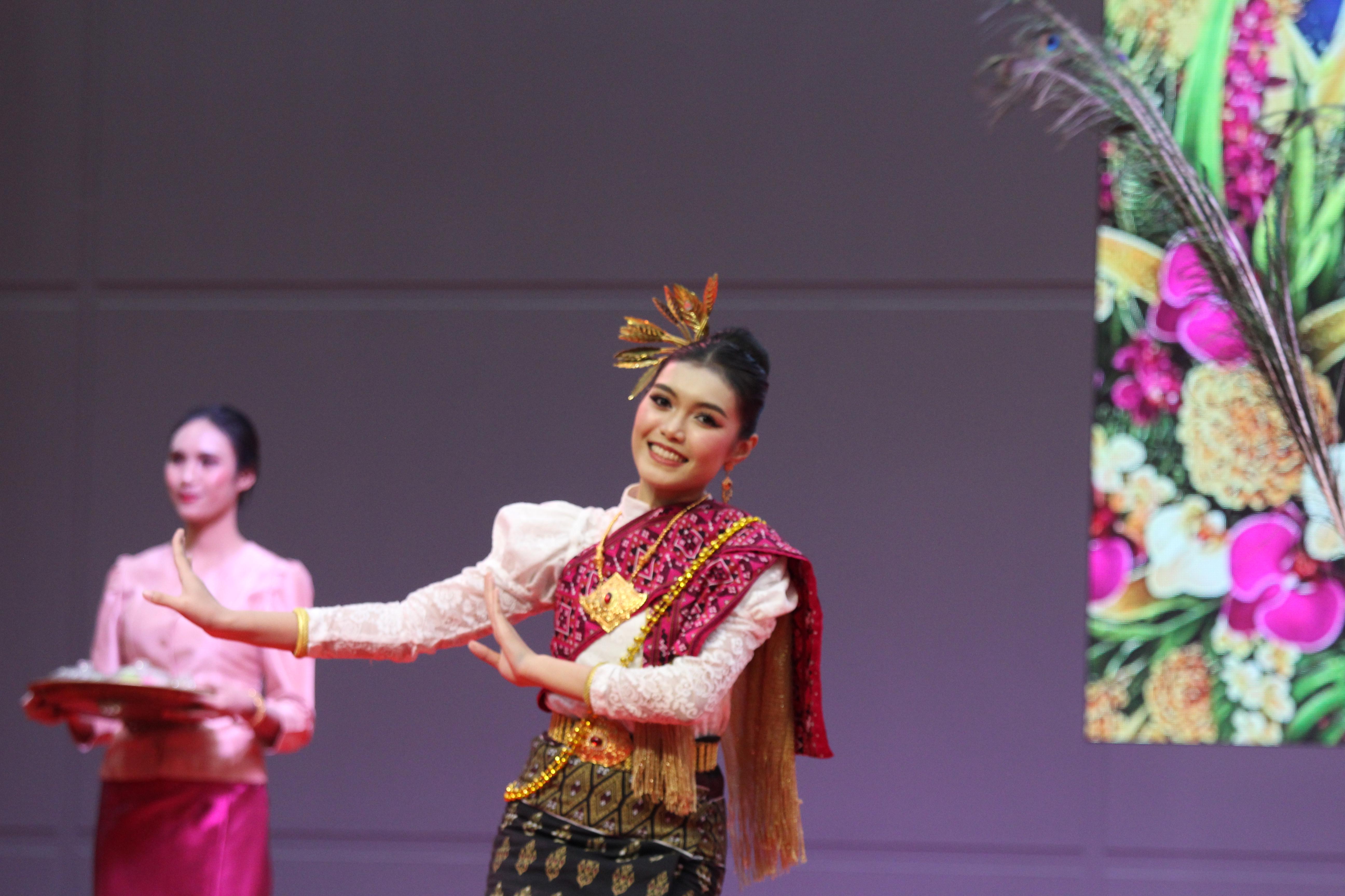 195. พิธีเปิดการแข่งขันทักษะวิชาการวิชาชีพครูและส่งเสริมศิลปวัฒนธรรม ครั้งที่13 มหาวิทยาลัยราชภัฏภาคเหนือ 8 สถาบัน