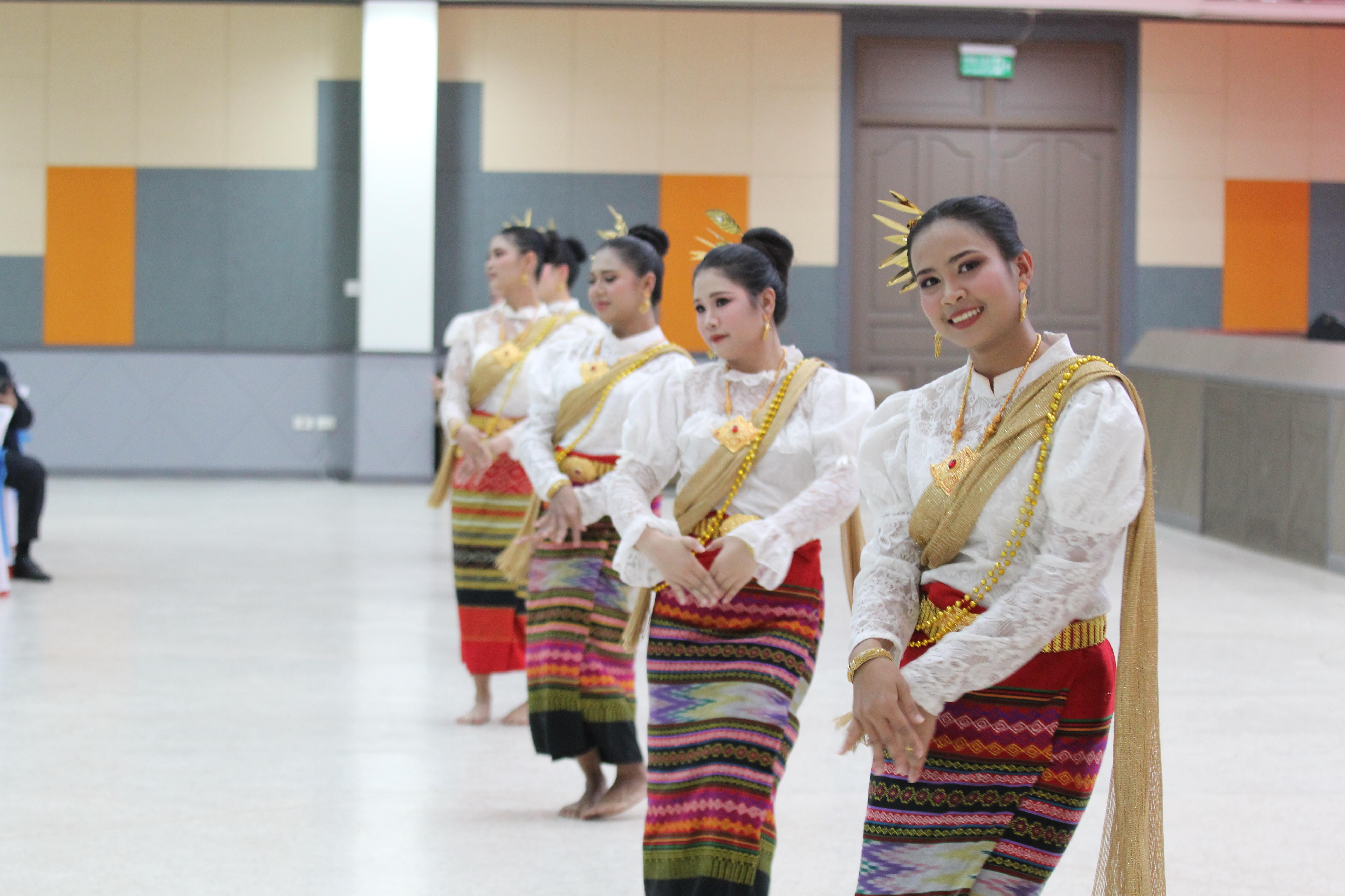 215. พิธีเปิดการแข่งขันทักษะวิชาการวิชาชีพครูและส่งเสริมศิลปวัฒนธรรม ครั้งที่13 มหาวิทยาลัยราชภัฏภาคเหนือ 8 สถาบัน