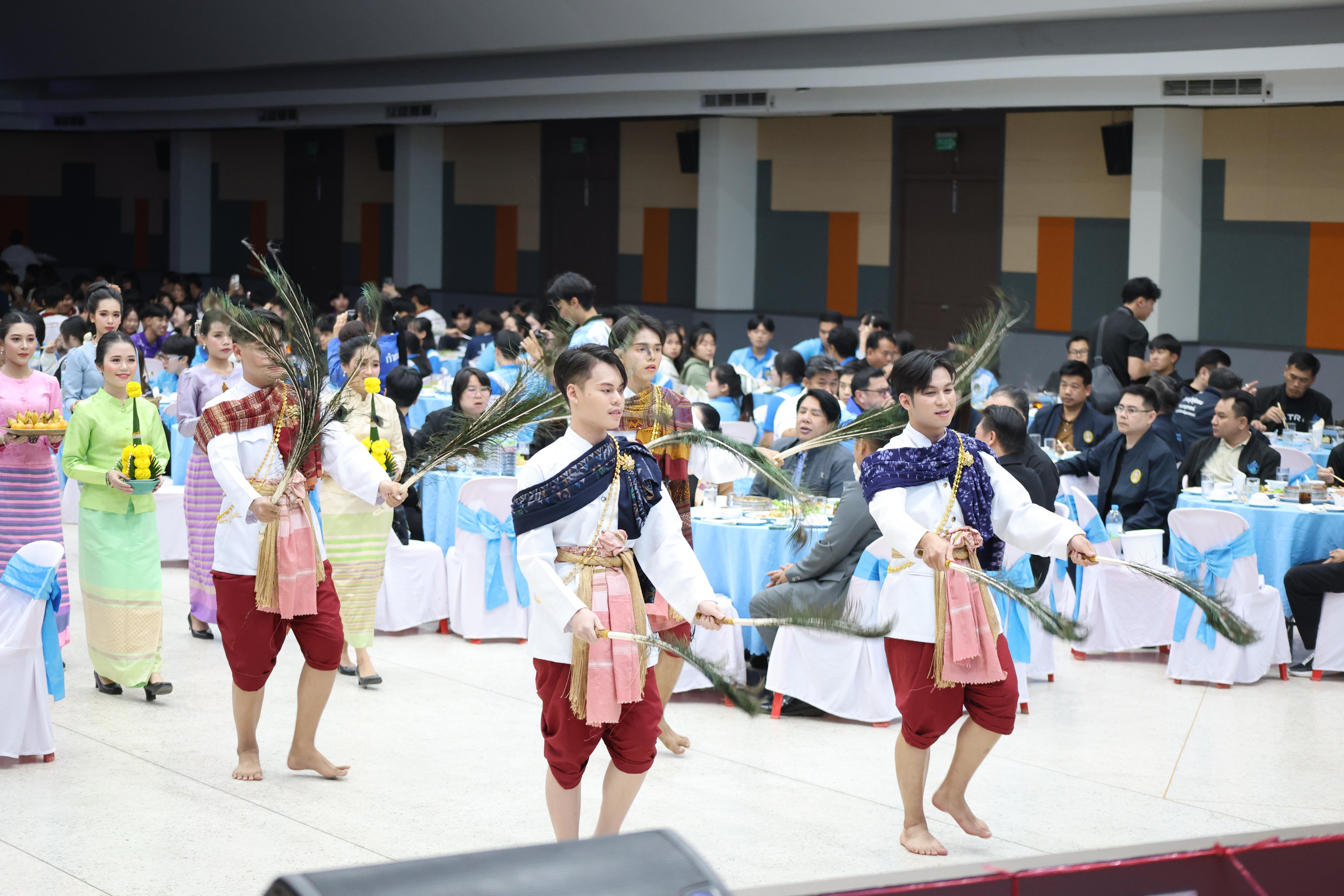 261. พิธีเปิดการแข่งขันทักษะวิชาการวิชาชีพครูและส่งเสริมศิลปวัฒนธรรม ครั้งที่13 มหาวิทยาลัยราชภัฏภาคเหนือ 8 สถาบัน