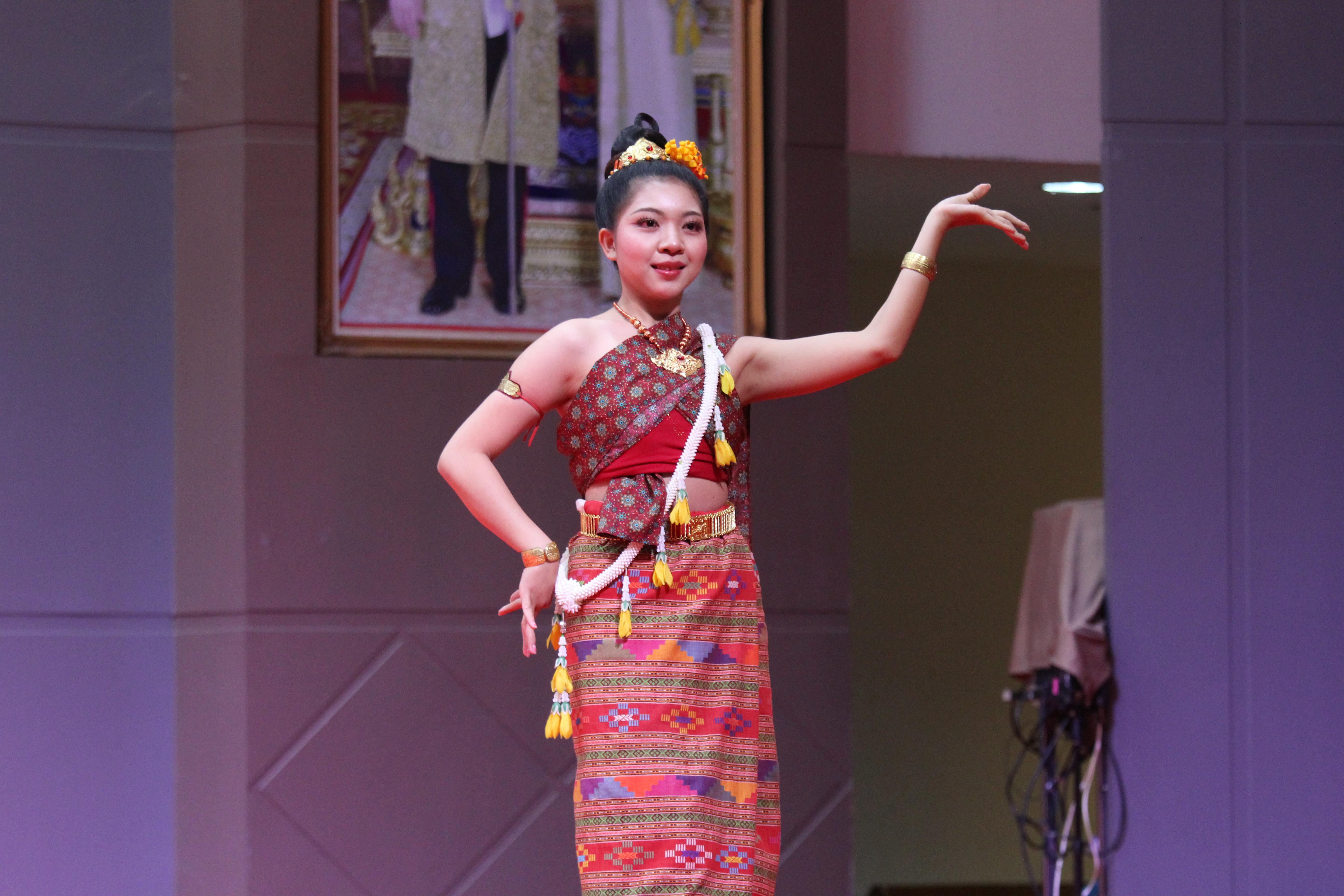 296. พิธีเปิดการแข่งขันทักษะวิชาการวิชาชีพครูและส่งเสริมศิลปวัฒนธรรม ครั้งที่13 มหาวิทยาลัยราชภัฏภาคเหนือ 8 สถาบัน