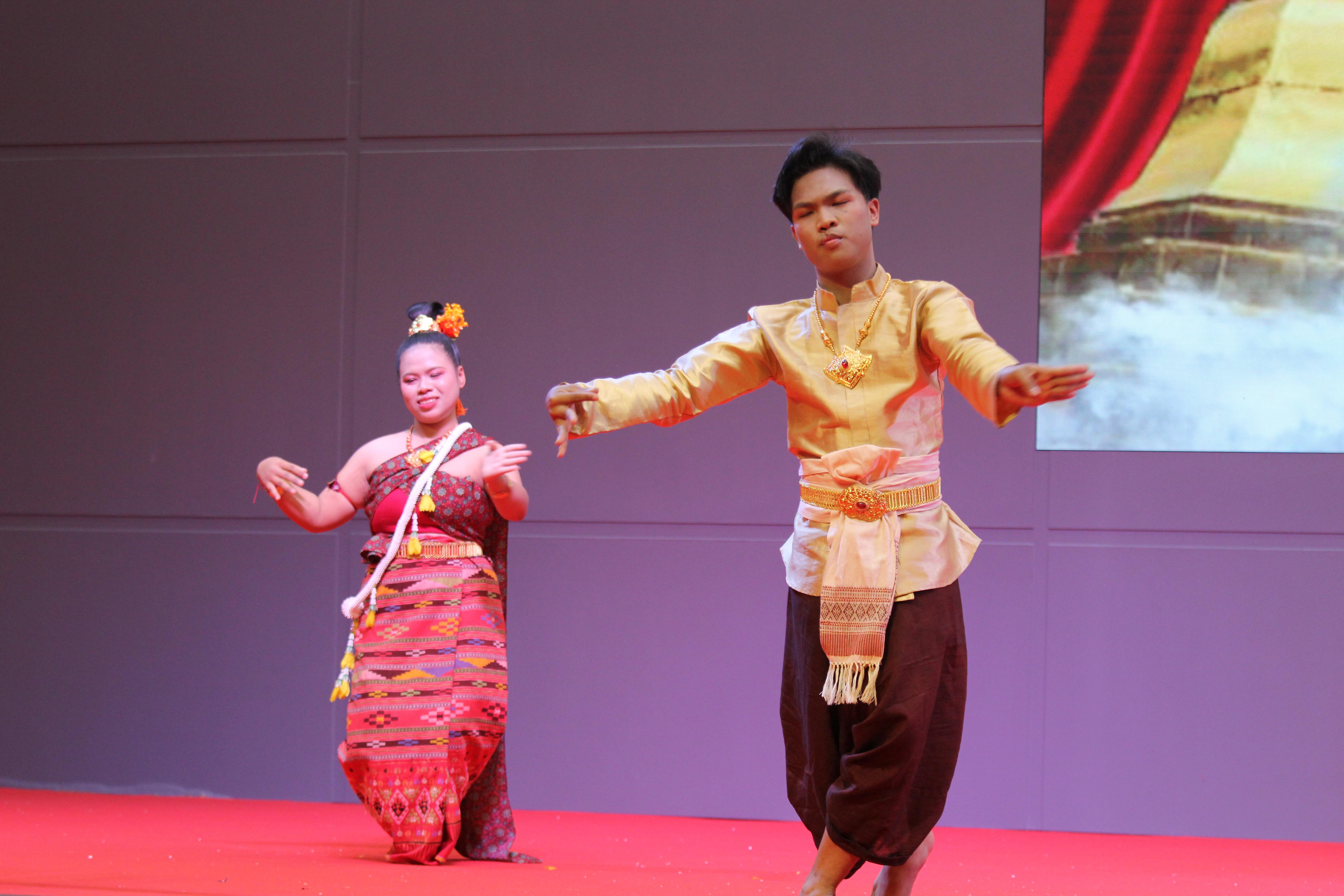 313. พิธีเปิดการแข่งขันทักษะวิชาการวิชาชีพครูและส่งเสริมศิลปวัฒนธรรม ครั้งที่13 มหาวิทยาลัยราชภัฏภาคเหนือ 8 สถาบัน