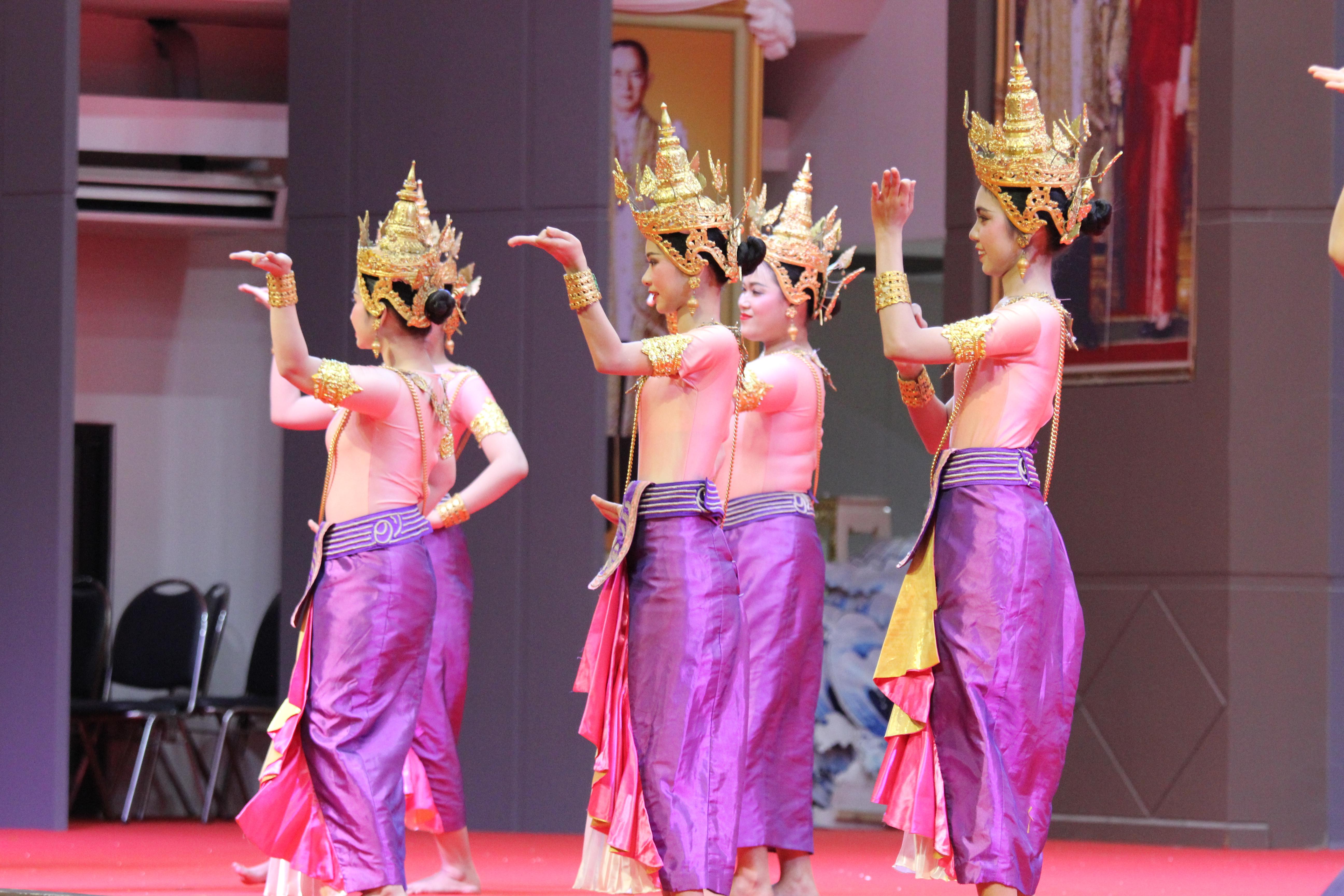 326. พิธีเปิดการแข่งขันทักษะวิชาการวิชาชีพครูและส่งเสริมศิลปวัฒนธรรม ครั้งที่13 มหาวิทยาลัยราชภัฏภาคเหนือ 8 สถาบัน