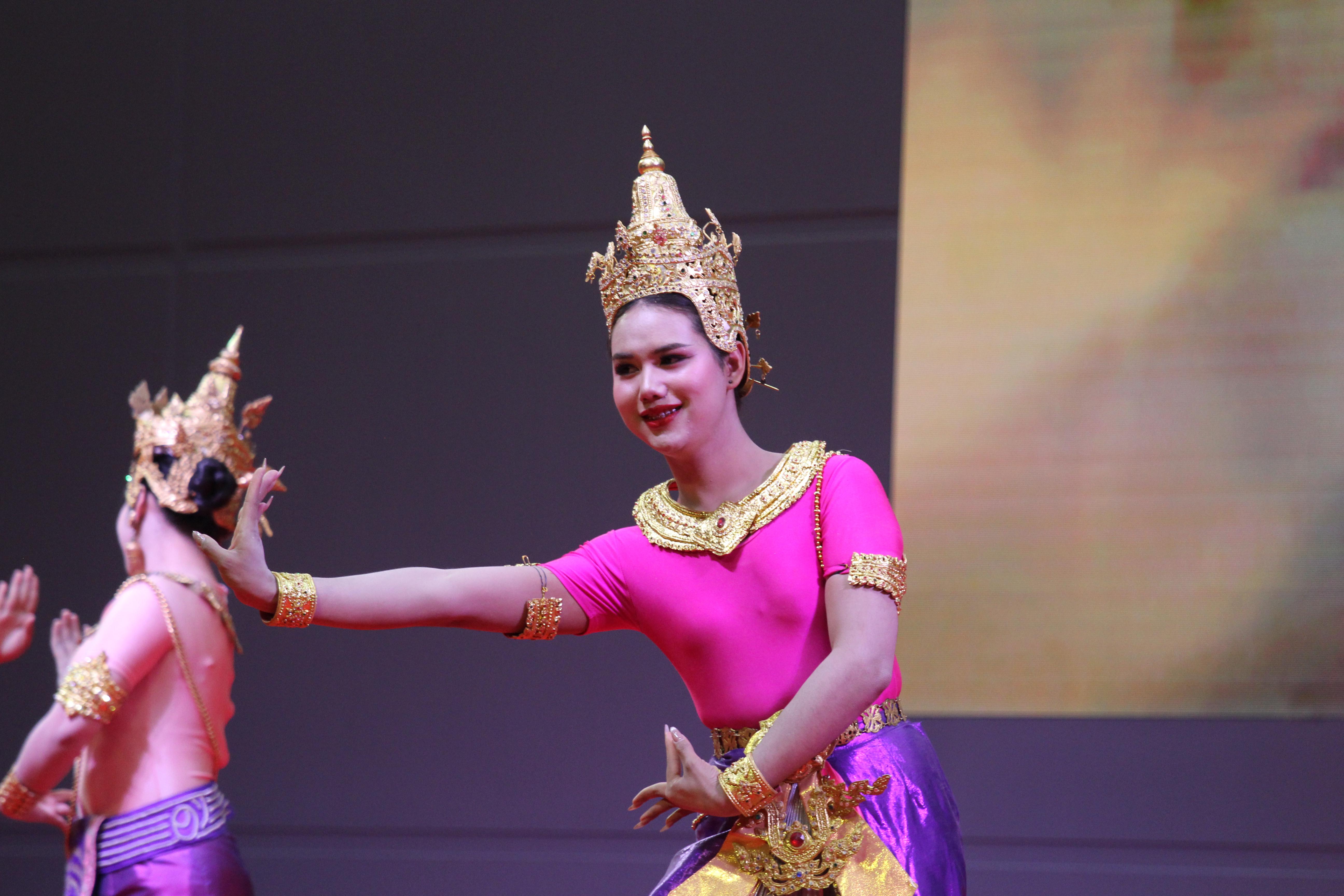 338. พิธีเปิดการแข่งขันทักษะวิชาการวิชาชีพครูและส่งเสริมศิลปวัฒนธรรม ครั้งที่13 มหาวิทยาลัยราชภัฏภาคเหนือ 8 สถาบัน