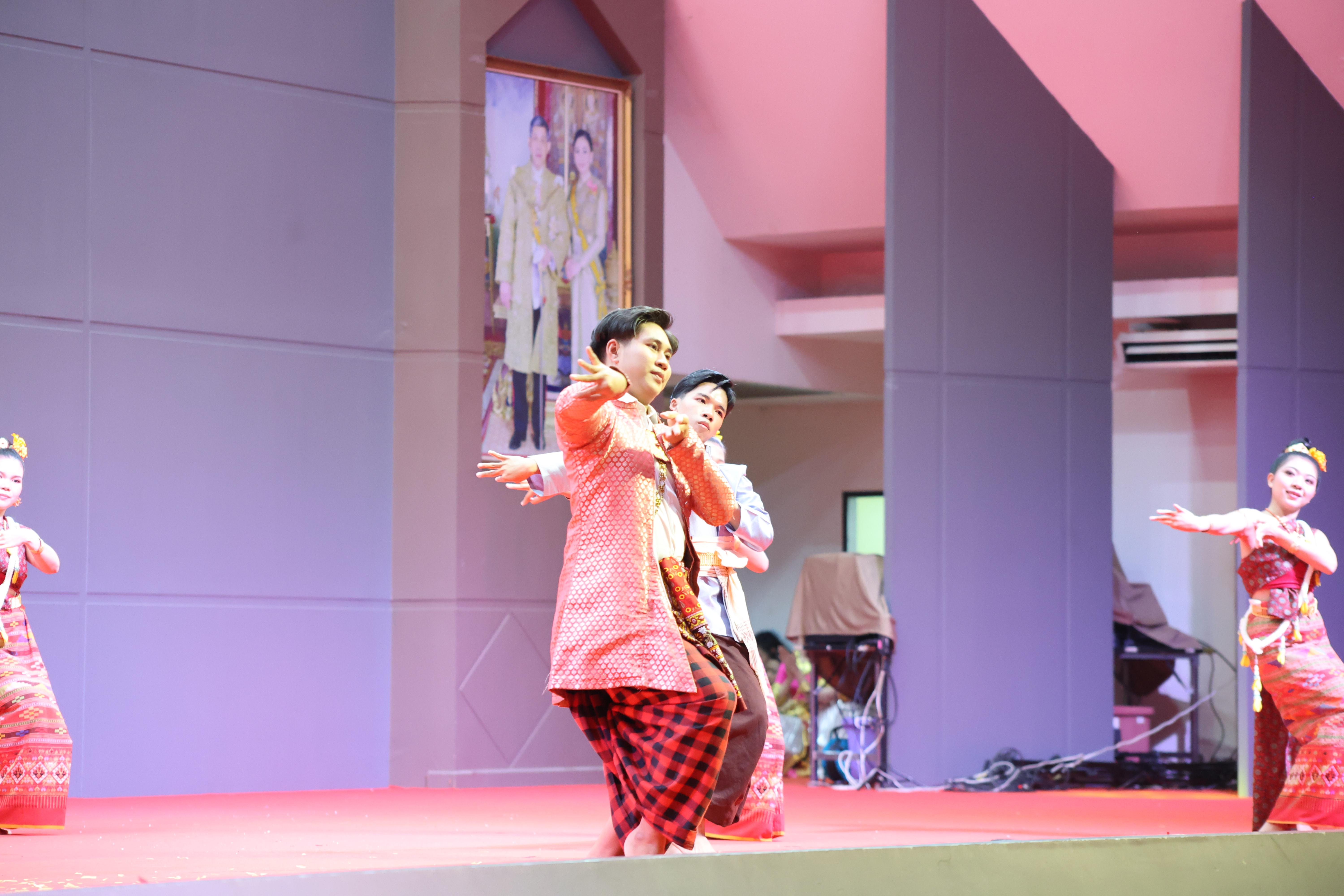 356. พิธีเปิดการแข่งขันทักษะวิชาการวิชาชีพครูและส่งเสริมศิลปวัฒนธรรม ครั้งที่13 มหาวิทยาลัยราชภัฏภาคเหนือ 8 สถาบัน