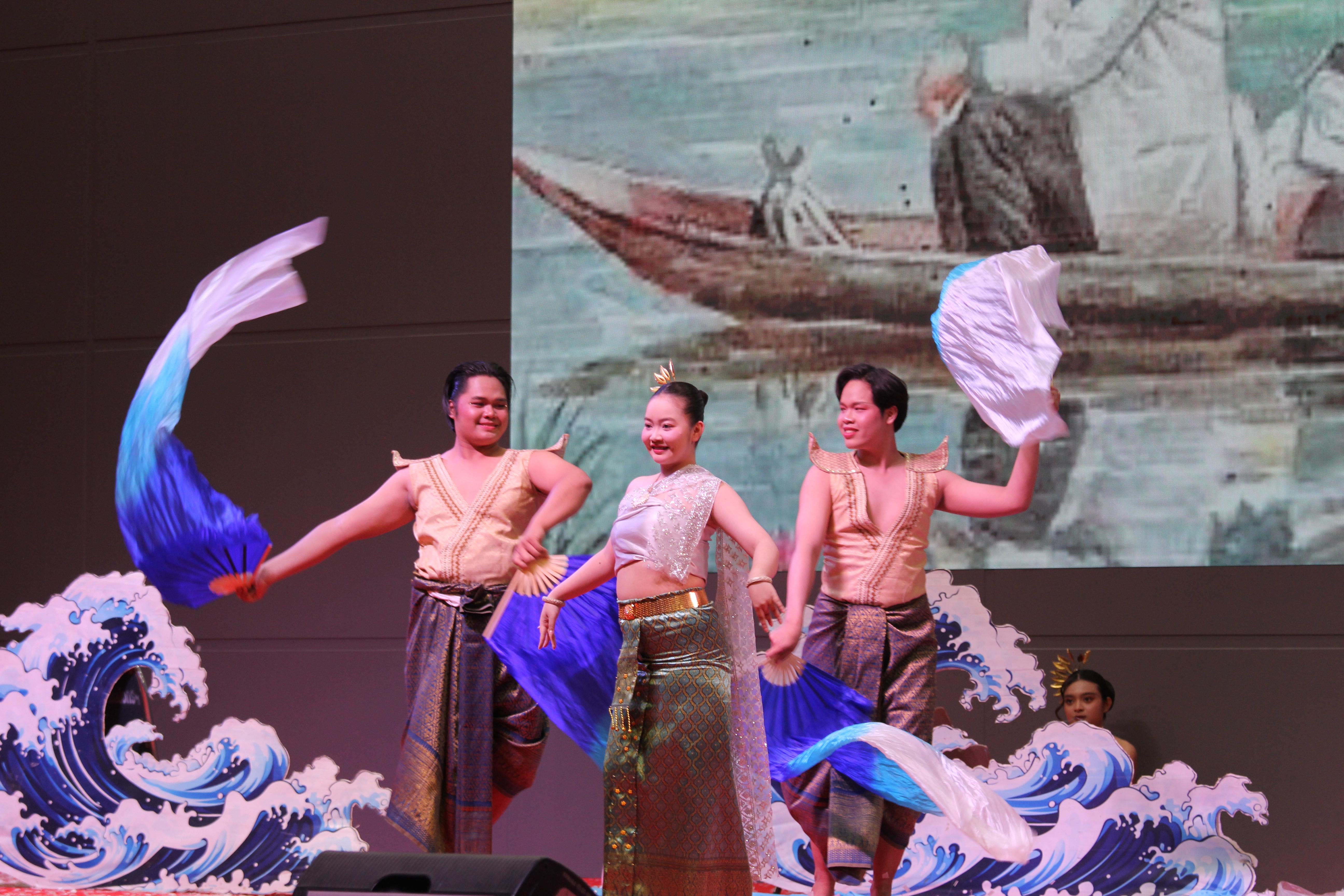 371. พิธีเปิดการแข่งขันทักษะวิชาการวิชาชีพครูและส่งเสริมศิลปวัฒนธรรม ครั้งที่13 มหาวิทยาลัยราชภัฏภาคเหนือ 8 สถาบัน