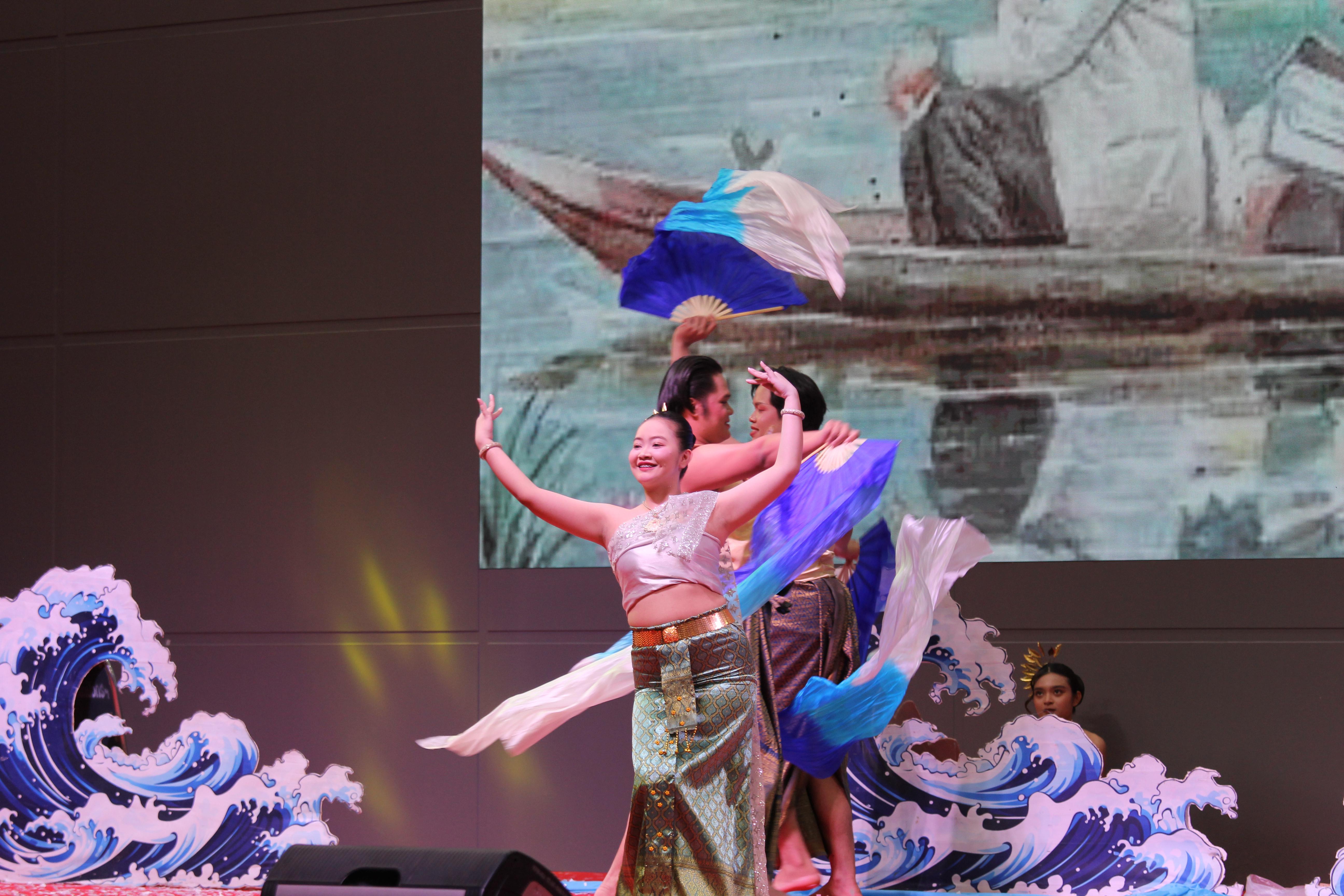 372. พิธีเปิดการแข่งขันทักษะวิชาการวิชาชีพครูและส่งเสริมศิลปวัฒนธรรม ครั้งที่13 มหาวิทยาลัยราชภัฏภาคเหนือ 8 สถาบัน