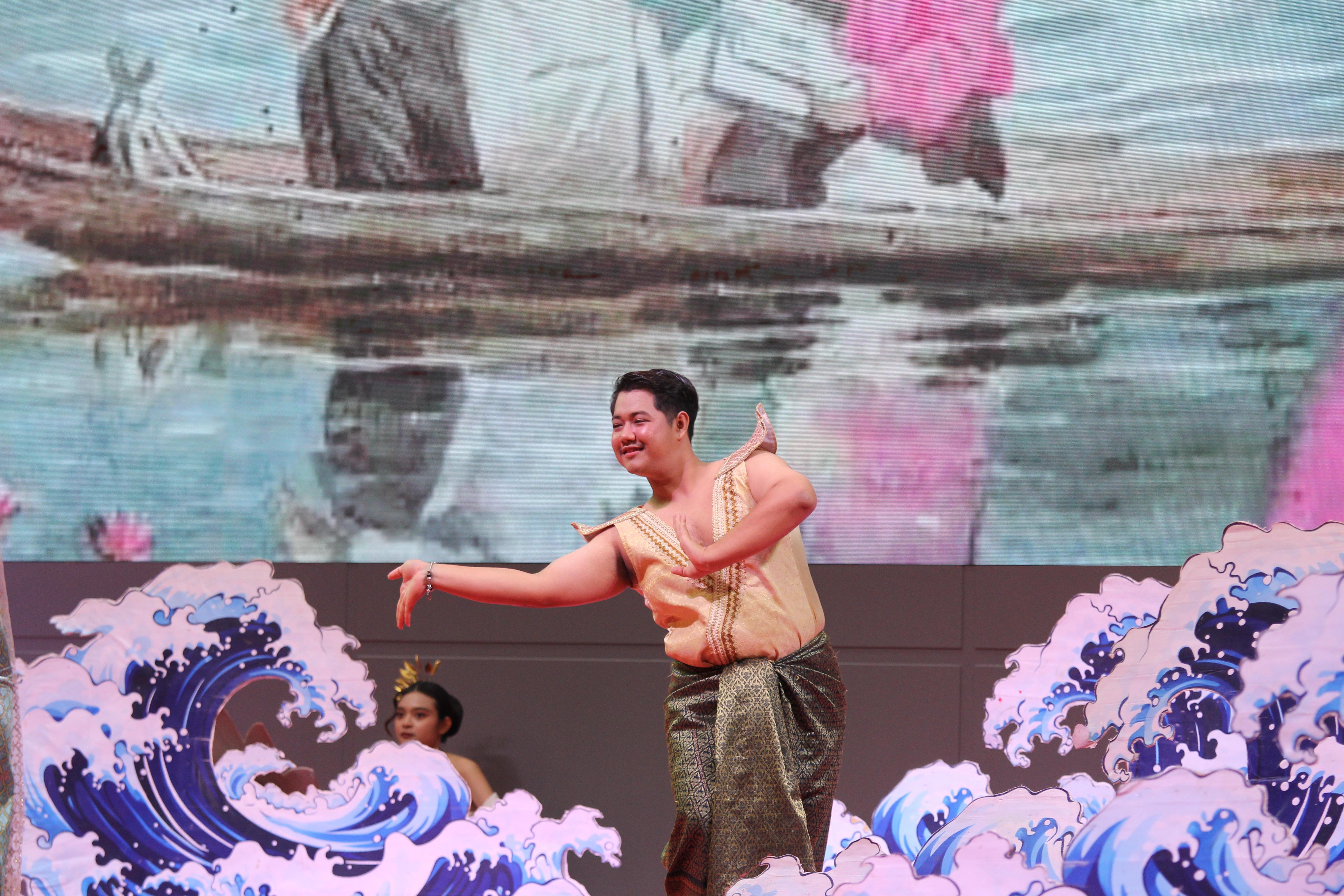 379. พิธีเปิดการแข่งขันทักษะวิชาการวิชาชีพครูและส่งเสริมศิลปวัฒนธรรม ครั้งที่13 มหาวิทยาลัยราชภัฏภาคเหนือ 8 สถาบัน