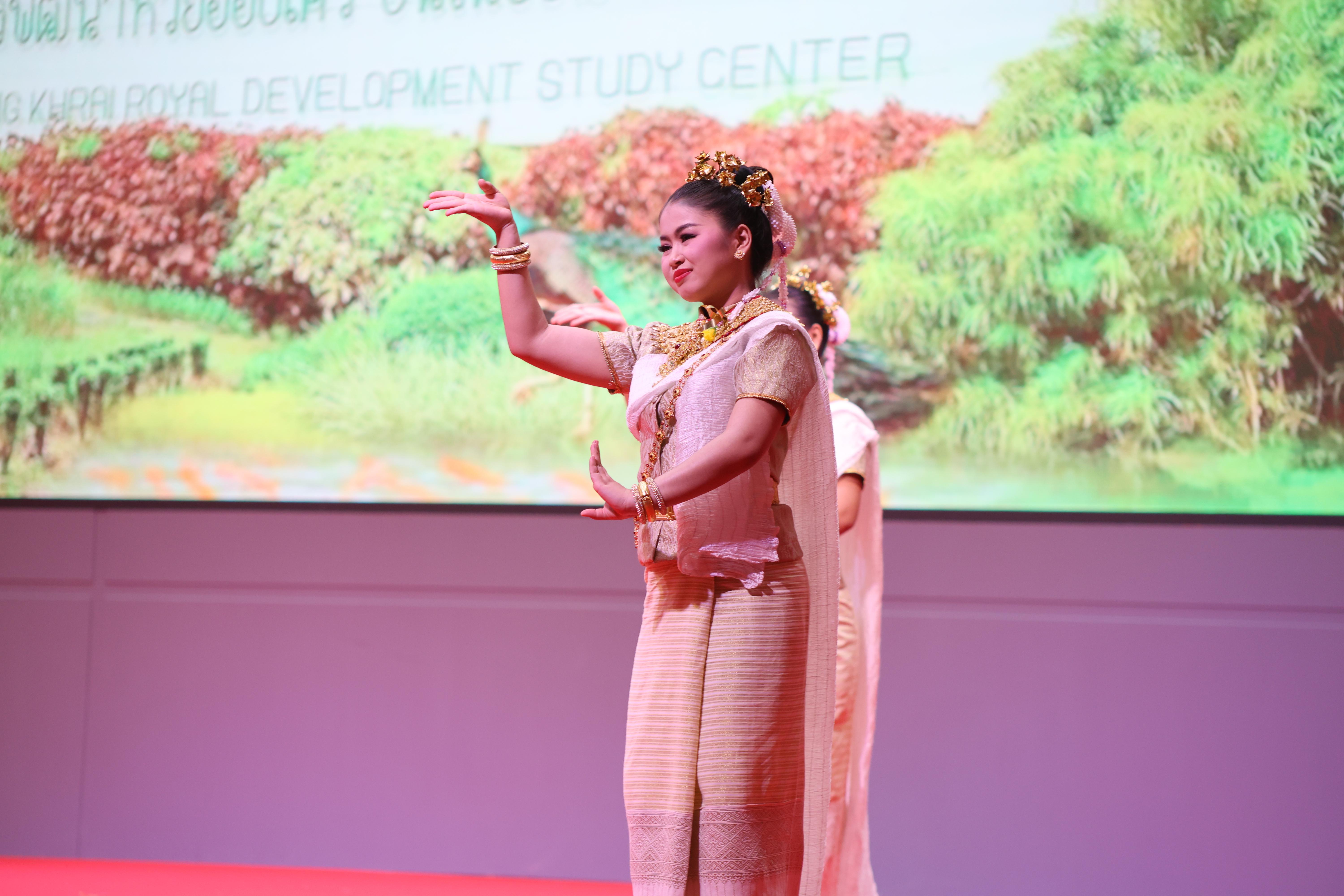 381. พิธีเปิดการแข่งขันทักษะวิชาการวิชาชีพครูและส่งเสริมศิลปวัฒนธรรม ครั้งที่13 มหาวิทยาลัยราชภัฏภาคเหนือ 8 สถาบัน