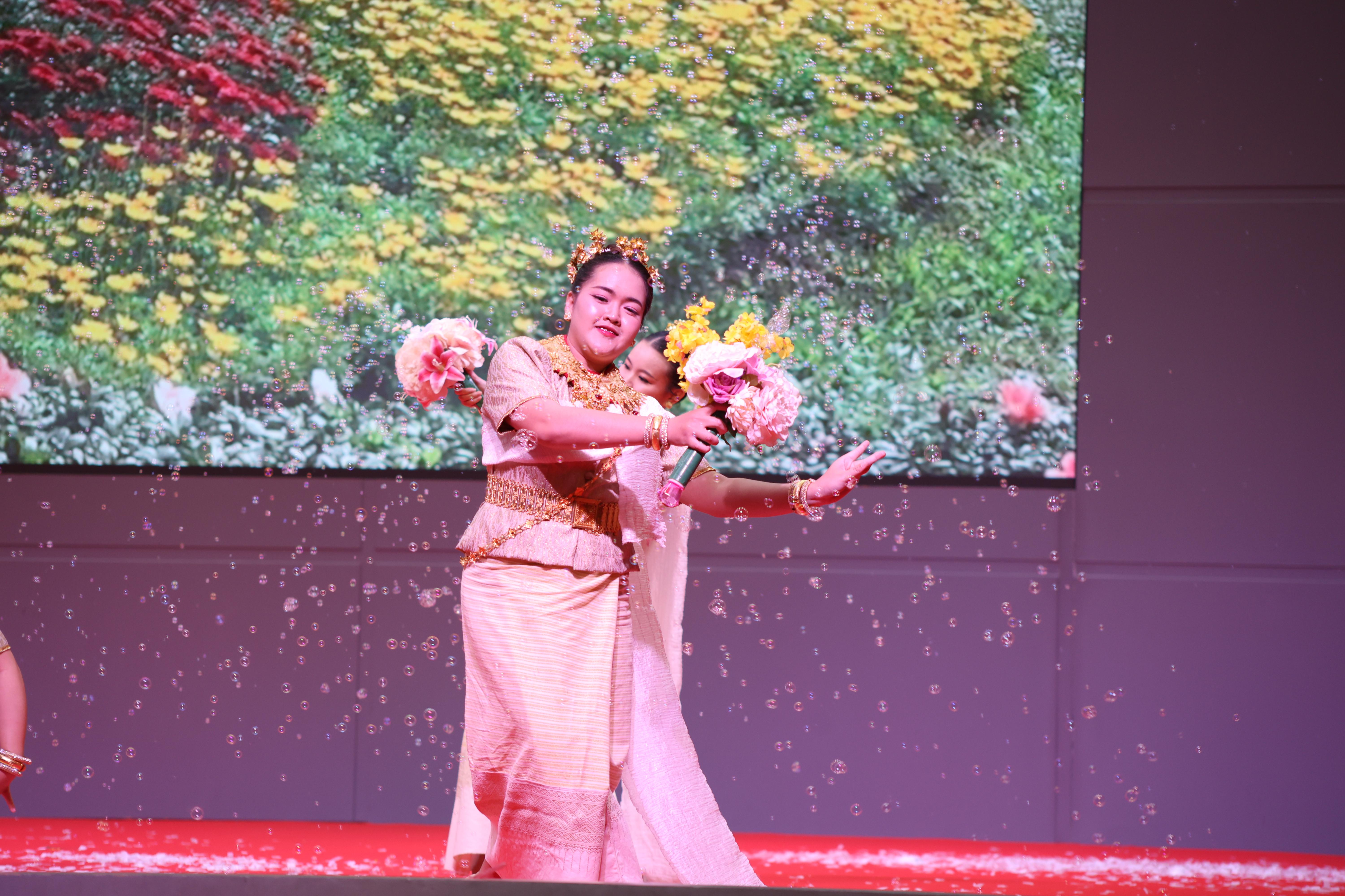 390. พิธีเปิดการแข่งขันทักษะวิชาการวิชาชีพครูและส่งเสริมศิลปวัฒนธรรม ครั้งที่13 มหาวิทยาลัยราชภัฏภาคเหนือ 8 สถาบัน