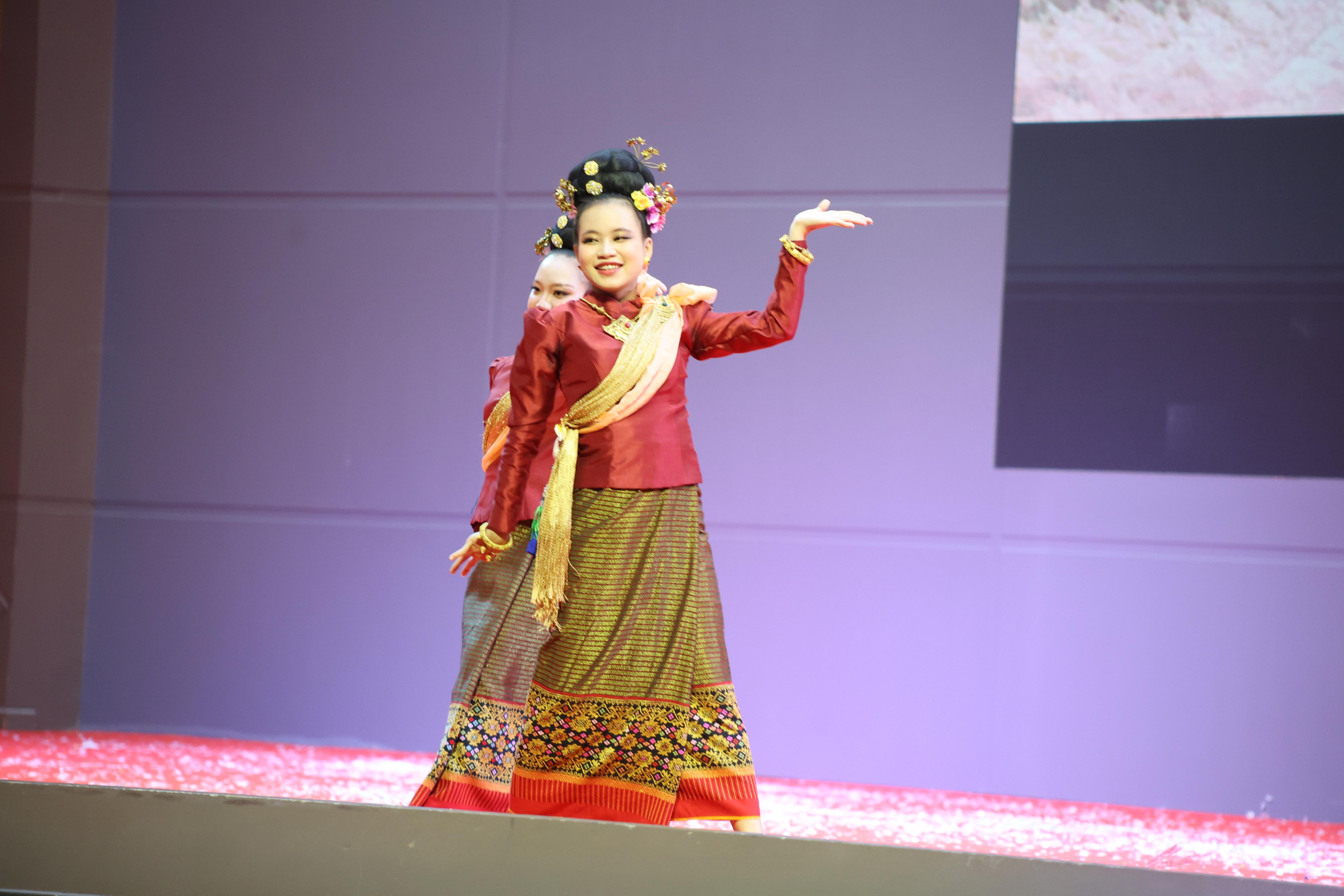 417. พิธีเปิดการแข่งขันทักษะวิชาการวิชาชีพครูและส่งเสริมศิลปวัฒนธรรม ครั้งที่13 มหาวิทยาลัยราชภัฏภาคเหนือ 8 สถาบัน