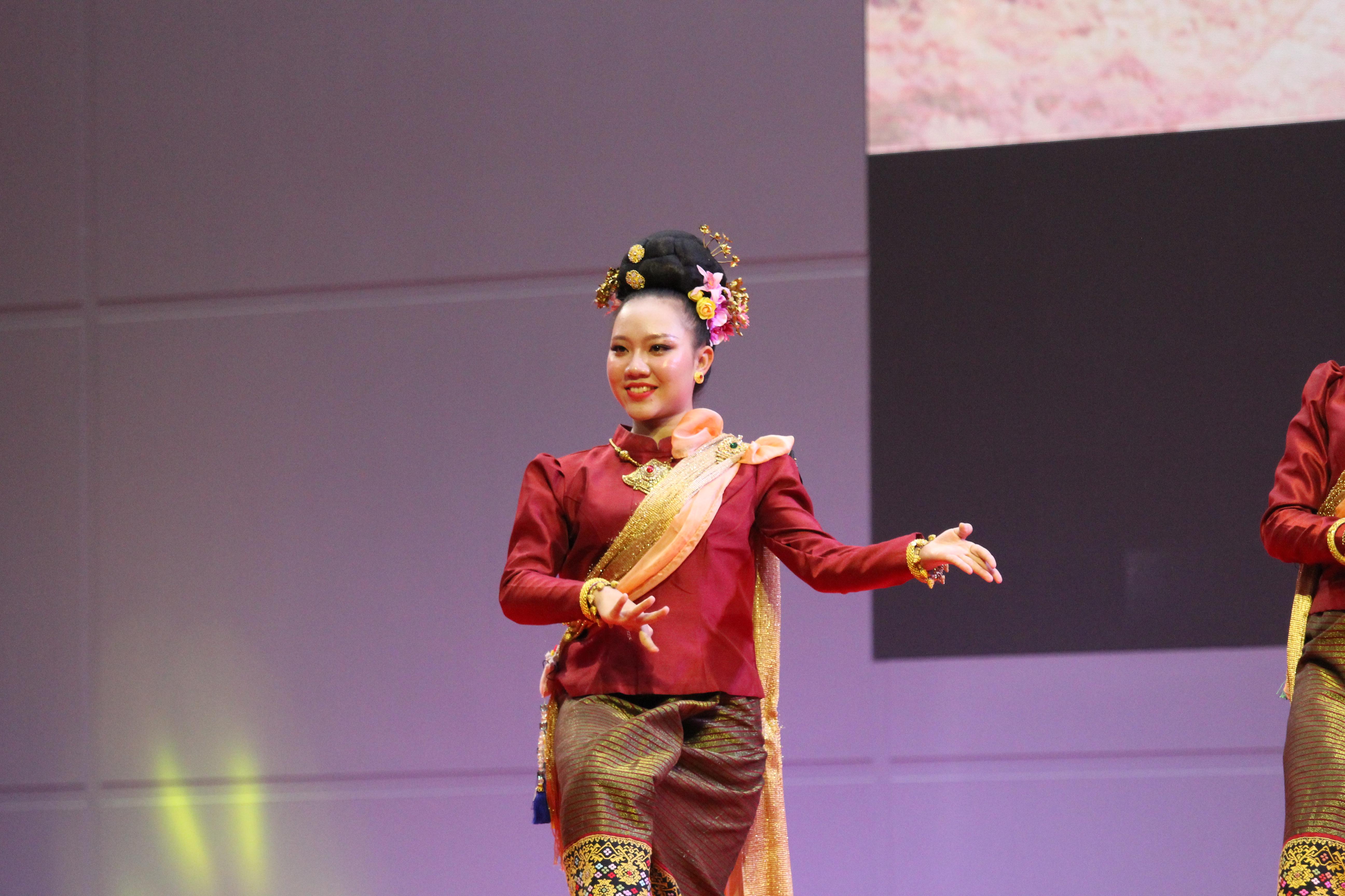 421. พิธีเปิดการแข่งขันทักษะวิชาการวิชาชีพครูและส่งเสริมศิลปวัฒนธรรม ครั้งที่13 มหาวิทยาลัยราชภัฏภาคเหนือ 8 สถาบัน