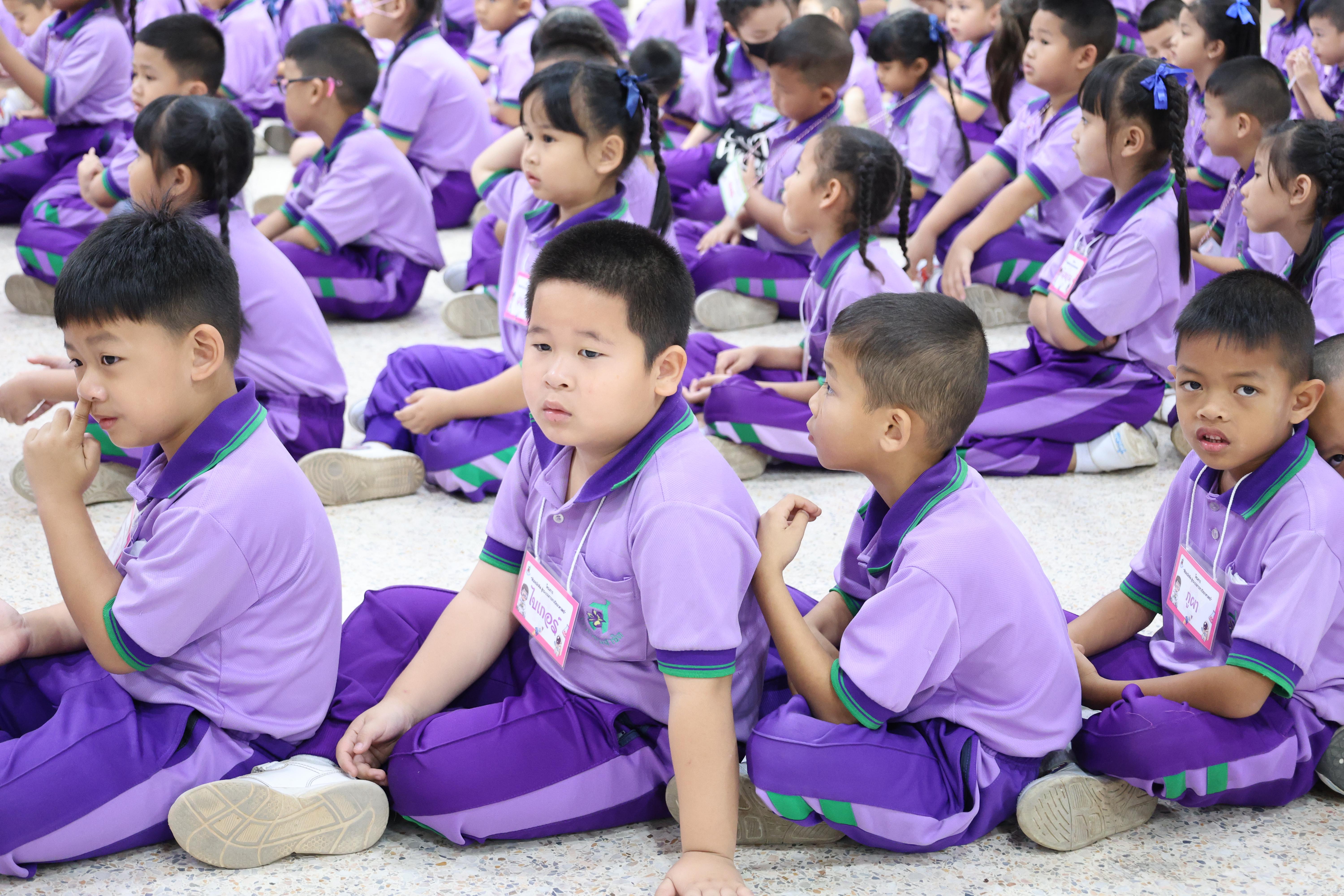 9. กิจกรรมบริการวิชาการ "โครงการสัญจรนักคิดสู่กระบวนการคิดทางวิทยาศาสตร์" โรงเรียนสาธิต (วัดวังยาง)