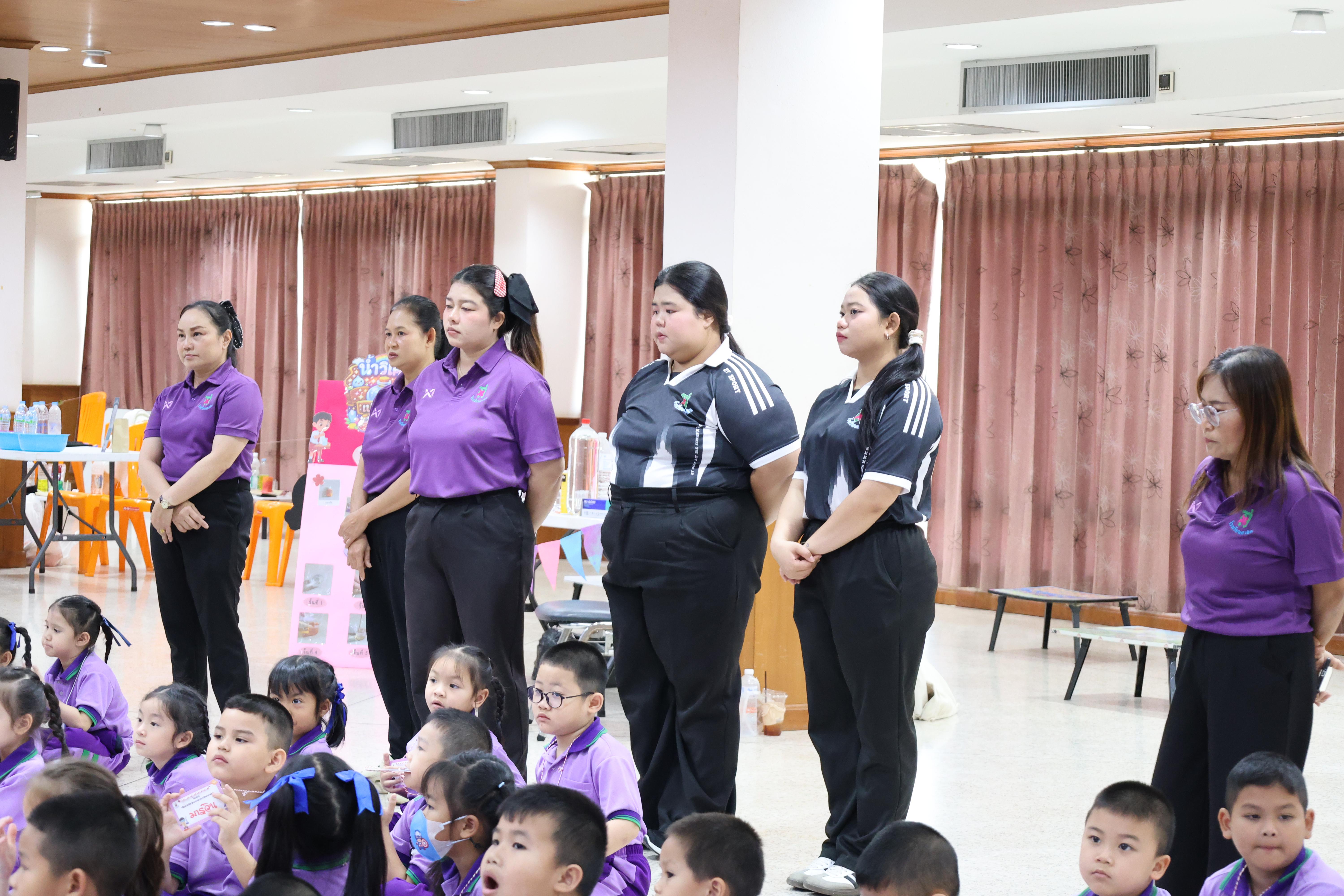 10. กิจกรรมบริการวิชาการ "โครงการสัญจรนักคิดสู่กระบวนการคิดทางวิทยาศาสตร์" โรงเรียนสาธิต (วัดวังยาง)