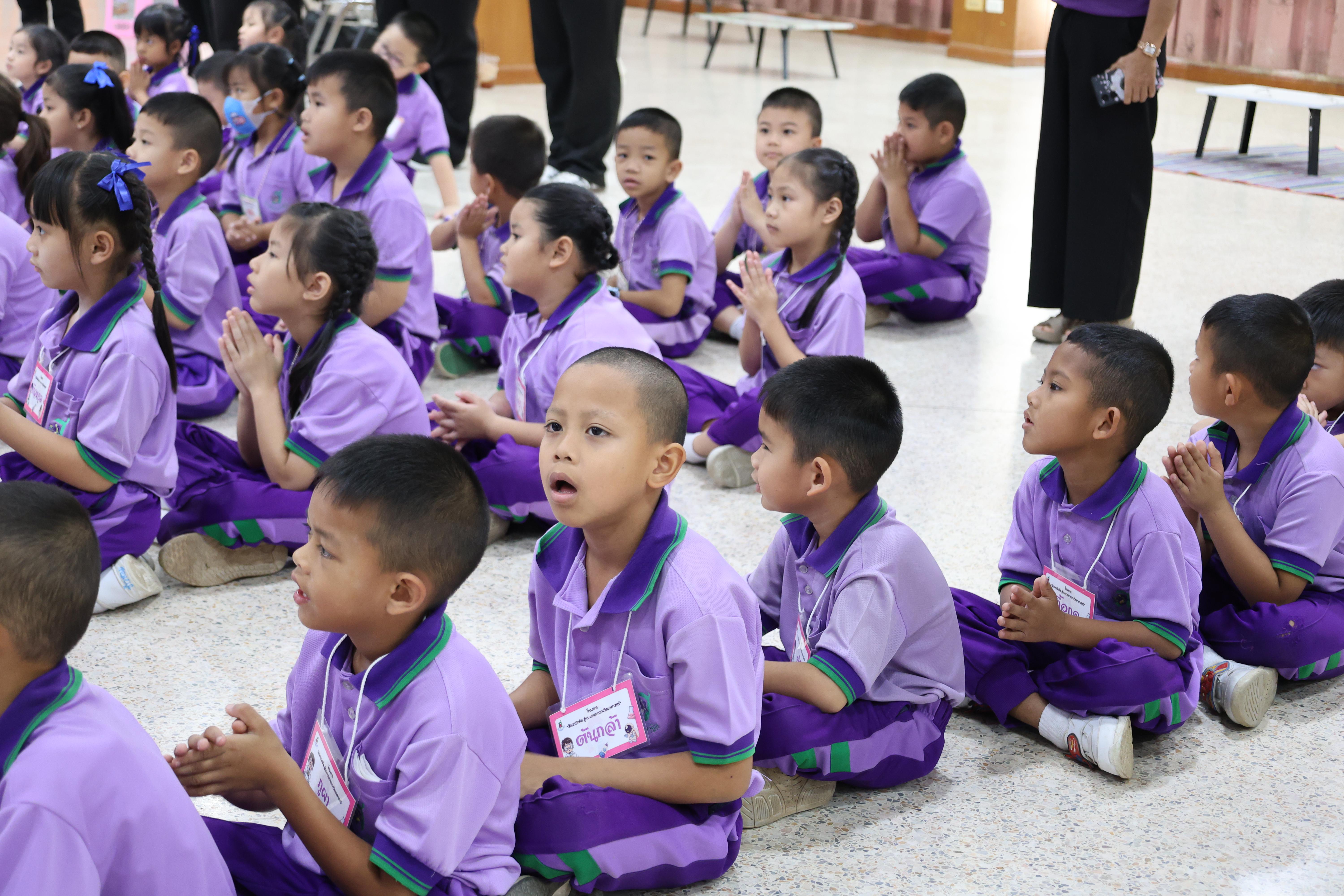 12. กิจกรรมบริการวิชาการ "โครงการสัญจรนักคิดสู่กระบวนการคิดทางวิทยาศาสตร์" โรงเรียนสาธิต (วัดวังยาง)