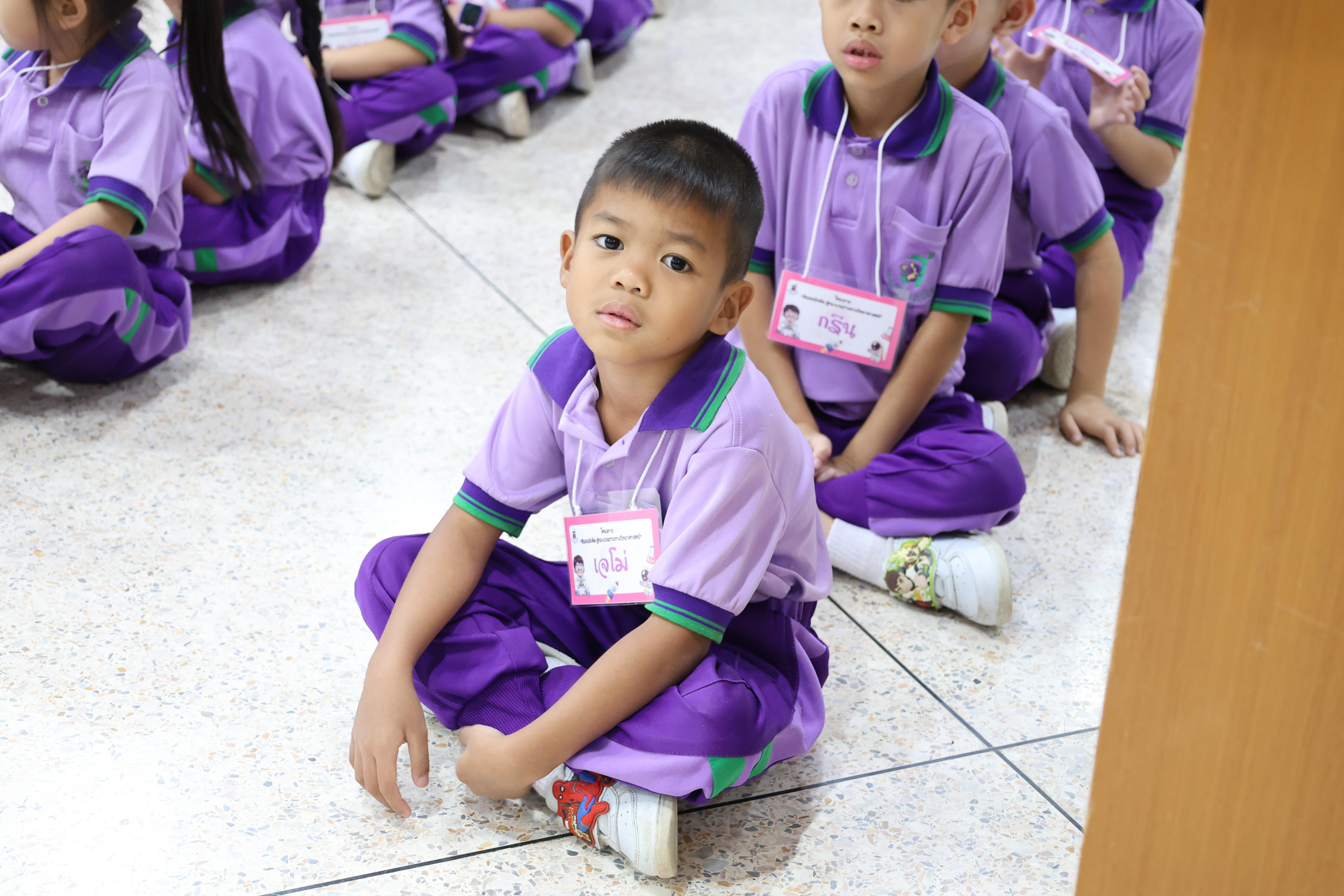 18. กิจกรรมบริการวิชาการ "โครงการสัญจรนักคิดสู่กระบวนการคิดทางวิทยาศาสตร์" โรงเรียนสาธิต (วัดวังยาง)