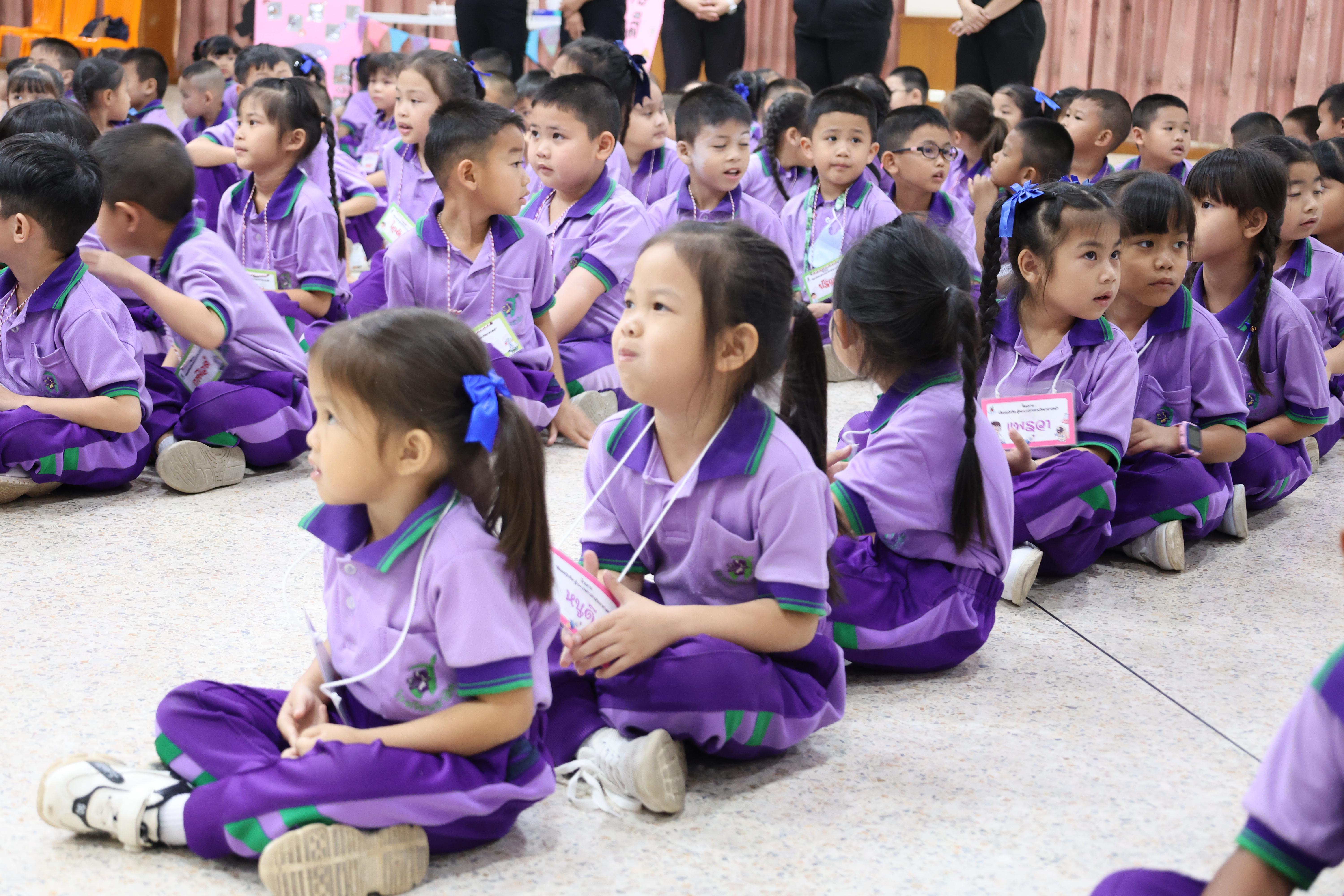 19. กิจกรรมบริการวิชาการ "โครงการสัญจรนักคิดสู่กระบวนการคิดทางวิทยาศาสตร์" โรงเรียนสาธิต (วัดวังยาง)