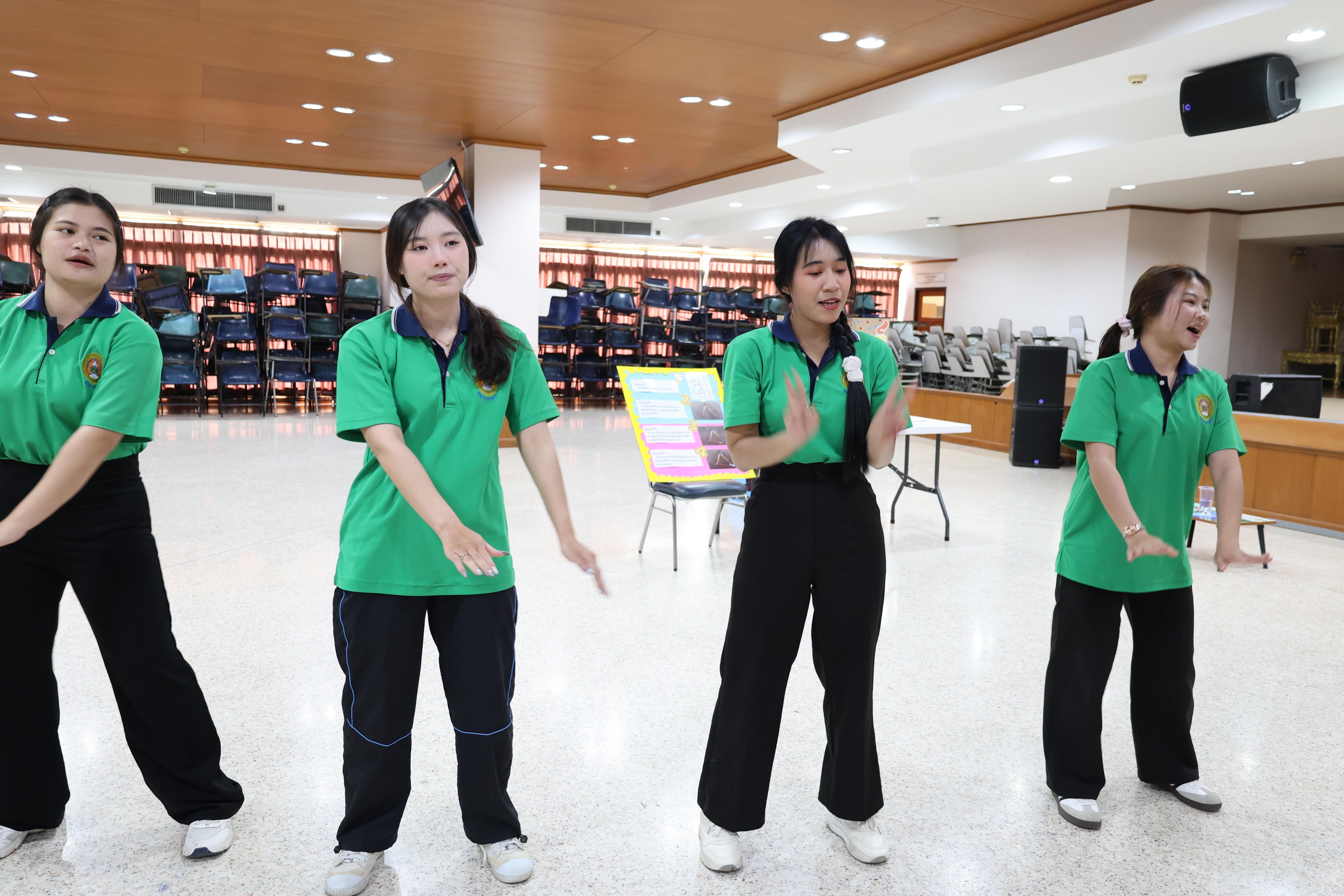 32. กิจกรรมบริการวิชาการ "โครงการสัญจรนักคิดสู่กระบวนการคิดทางวิทยาศาสตร์" โรงเรียนสาธิต (วัดวังยาง)