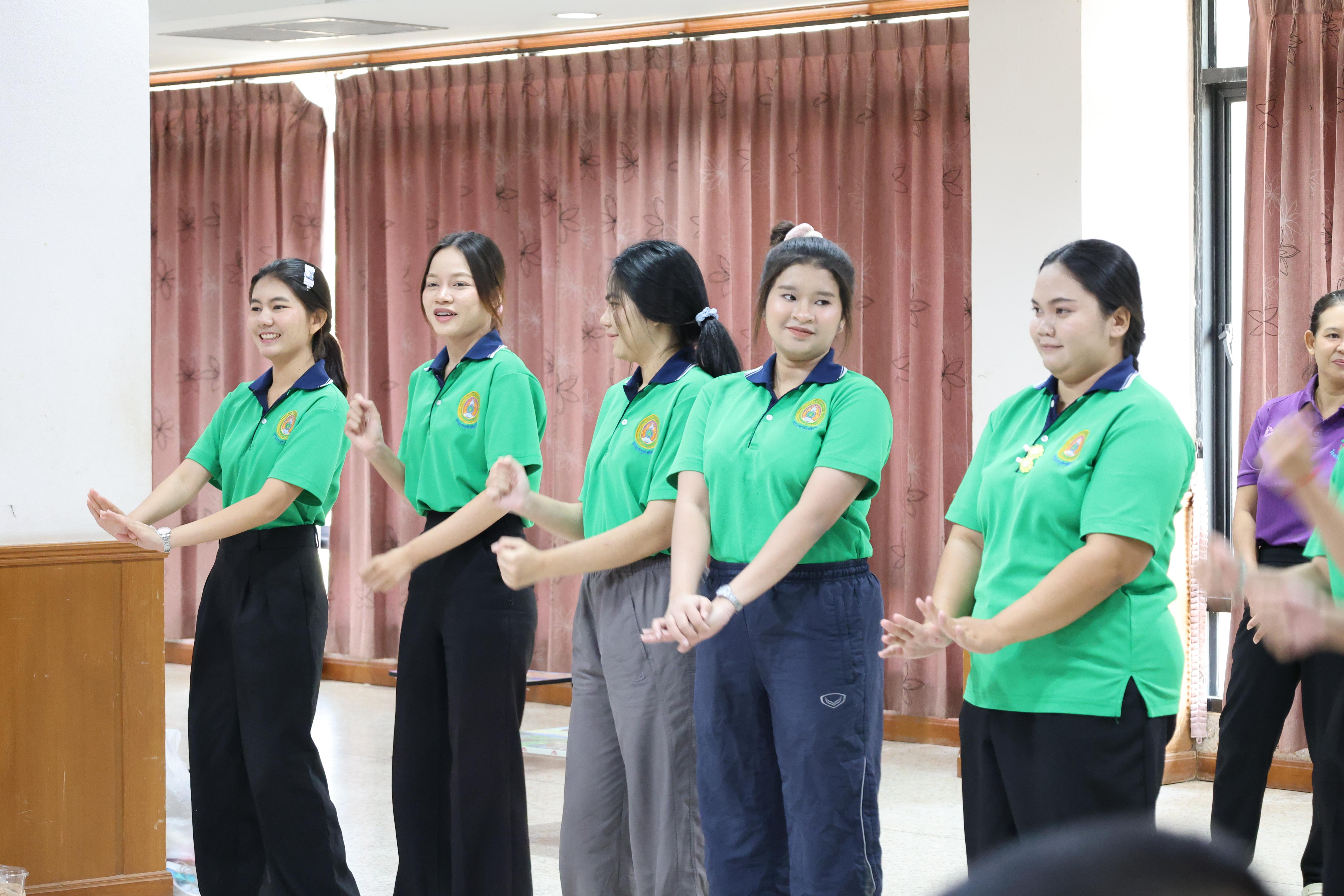 33. กิจกรรมบริการวิชาการ "โครงการสัญจรนักคิดสู่กระบวนการคิดทางวิทยาศาสตร์" โรงเรียนสาธิต (วัดวังยาง)