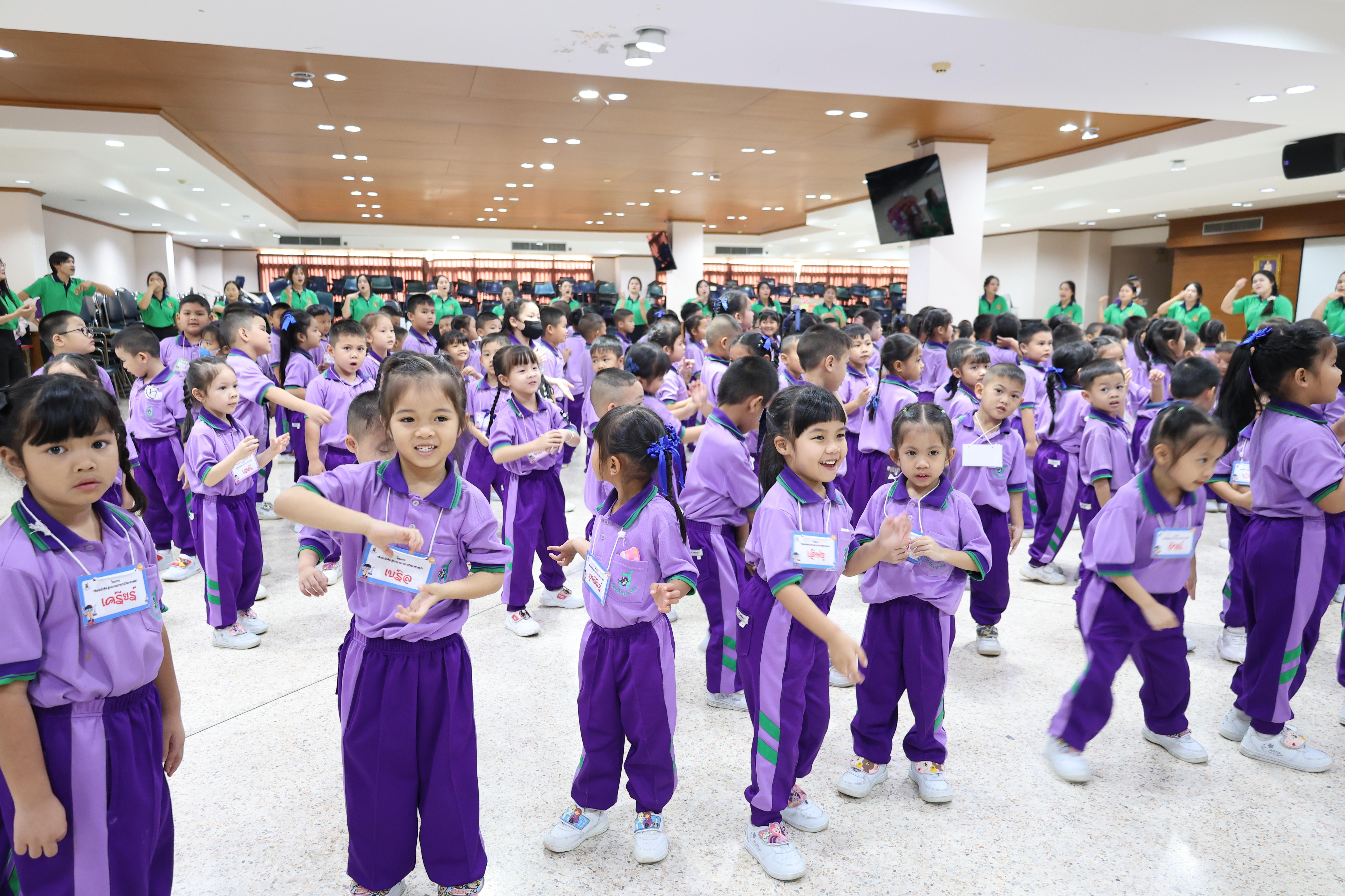 38. กิจกรรมบริการวิชาการ "โครงการสัญจรนักคิดสู่กระบวนการคิดทางวิทยาศาสตร์" โรงเรียนสาธิต (วัดวังยาง)