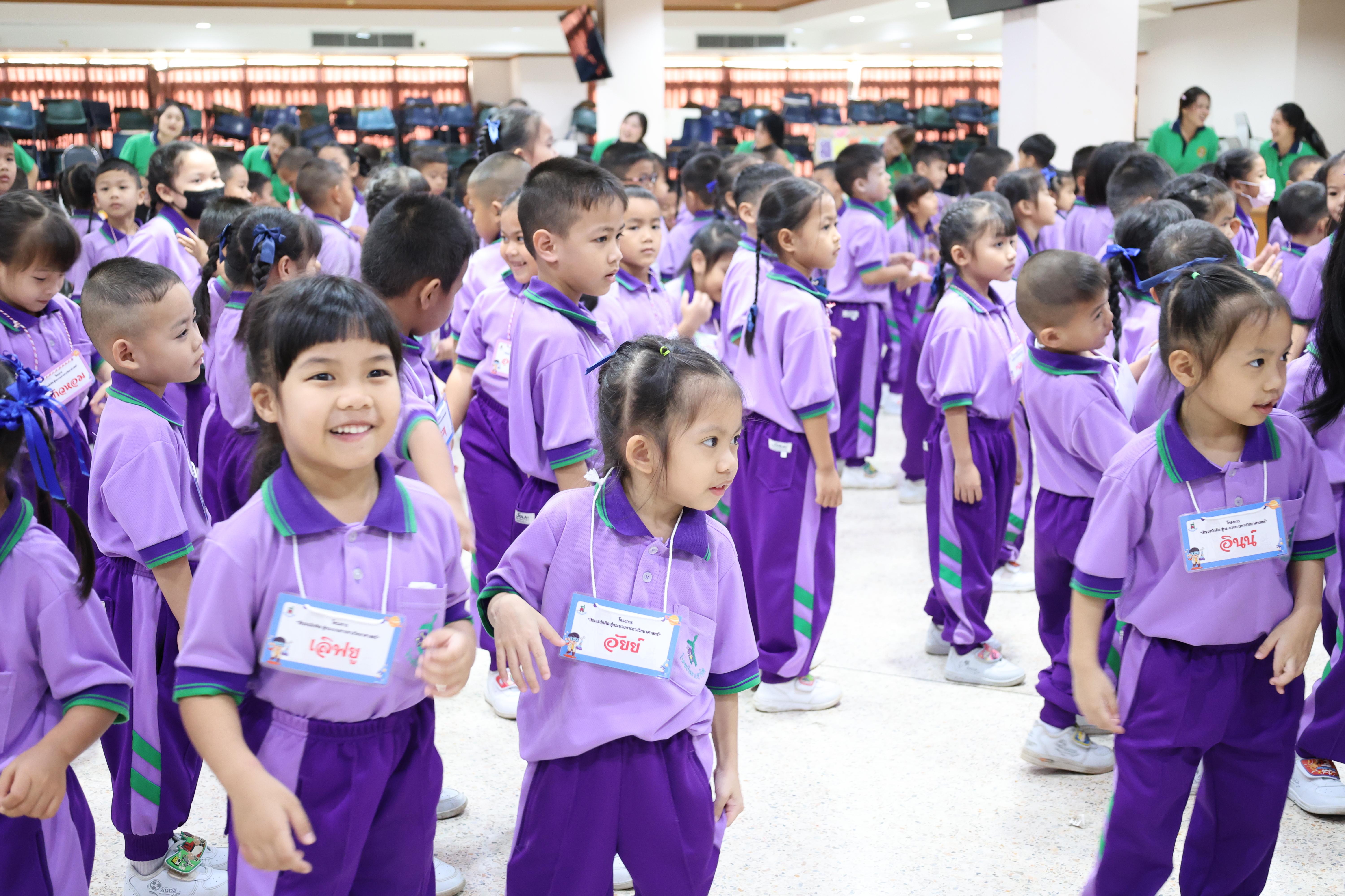 39. กิจกรรมบริการวิชาการ "โครงการสัญจรนักคิดสู่กระบวนการคิดทางวิทยาศาสตร์" โรงเรียนสาธิต (วัดวังยาง)