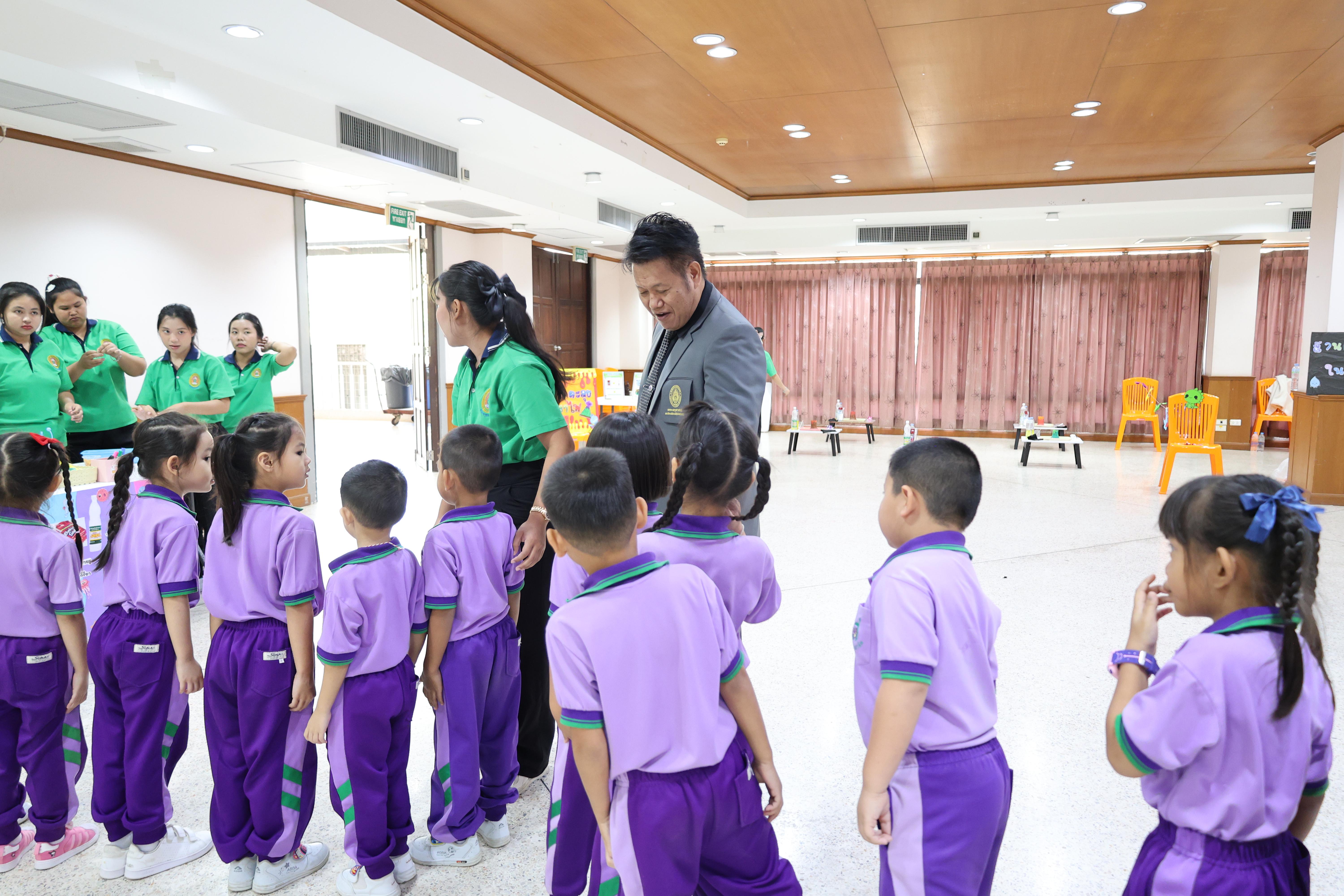 58. กิจกรรมบริการวิชาการ "โครงการสัญจรนักคิดสู่กระบวนการคิดทางวิทยาศาสตร์" โรงเรียนสาธิต (วัดวังยาง)