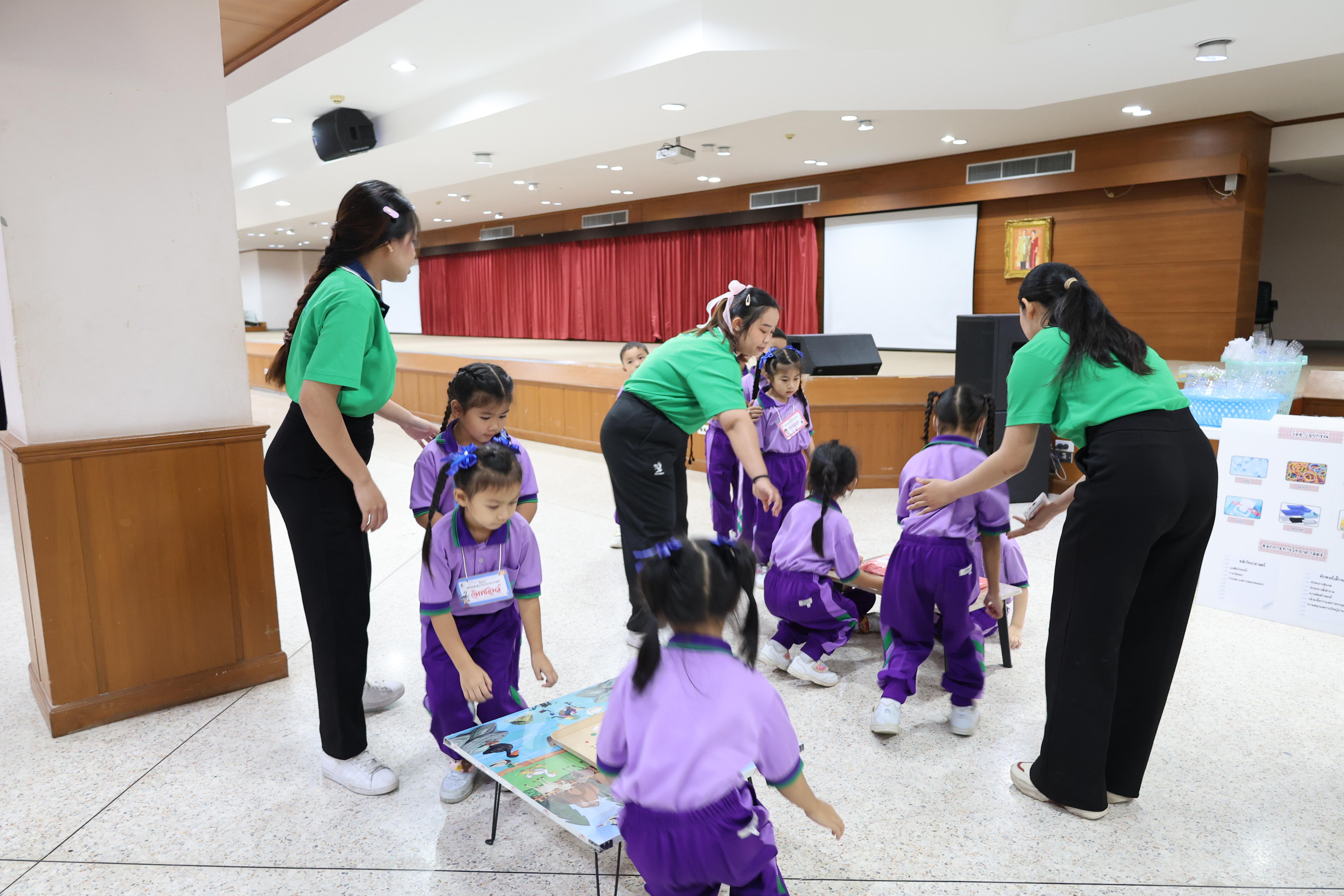 60. กิจกรรมบริการวิชาการ "โครงการสัญจรนักคิดสู่กระบวนการคิดทางวิทยาศาสตร์" โรงเรียนสาธิต (วัดวังยาง)