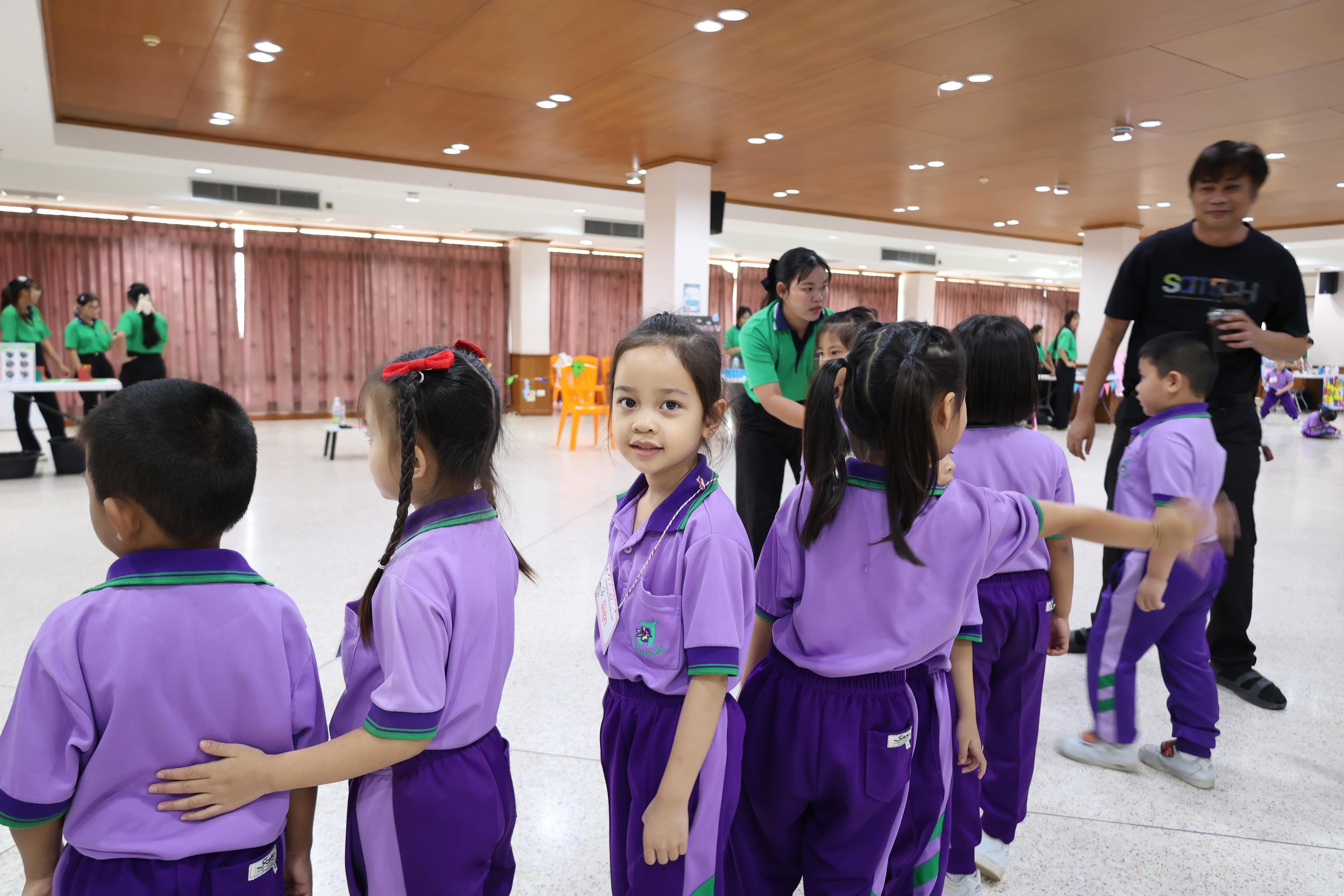 61. กิจกรรมบริการวิชาการ "โครงการสัญจรนักคิดสู่กระบวนการคิดทางวิทยาศาสตร์" โรงเรียนสาธิต (วัดวังยาง)