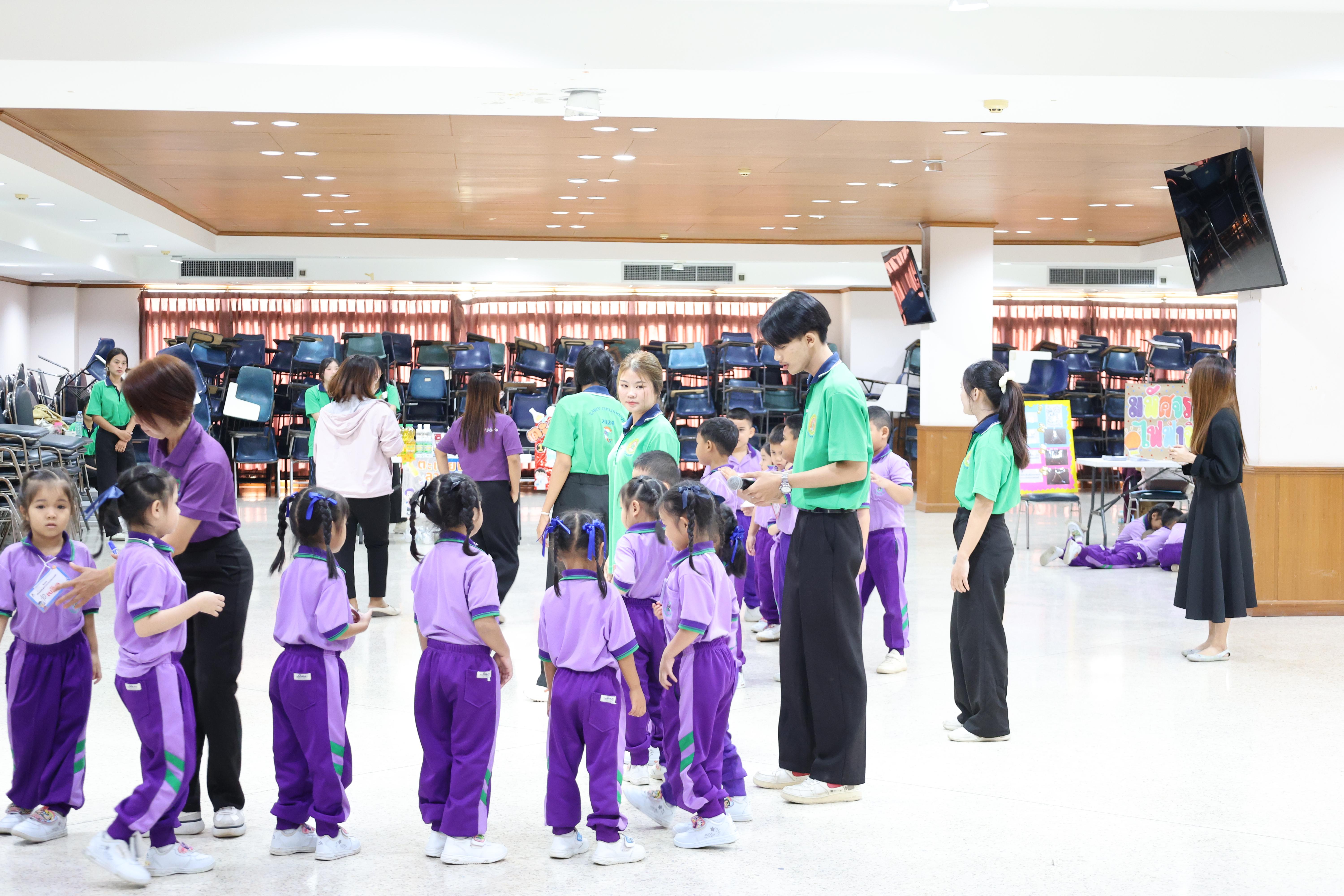 79. กิจกรรมบริการวิชาการ "โครงการสัญจรนักคิดสู่กระบวนการคิดทางวิทยาศาสตร์" โรงเรียนสาธิต (วัดวังยาง)