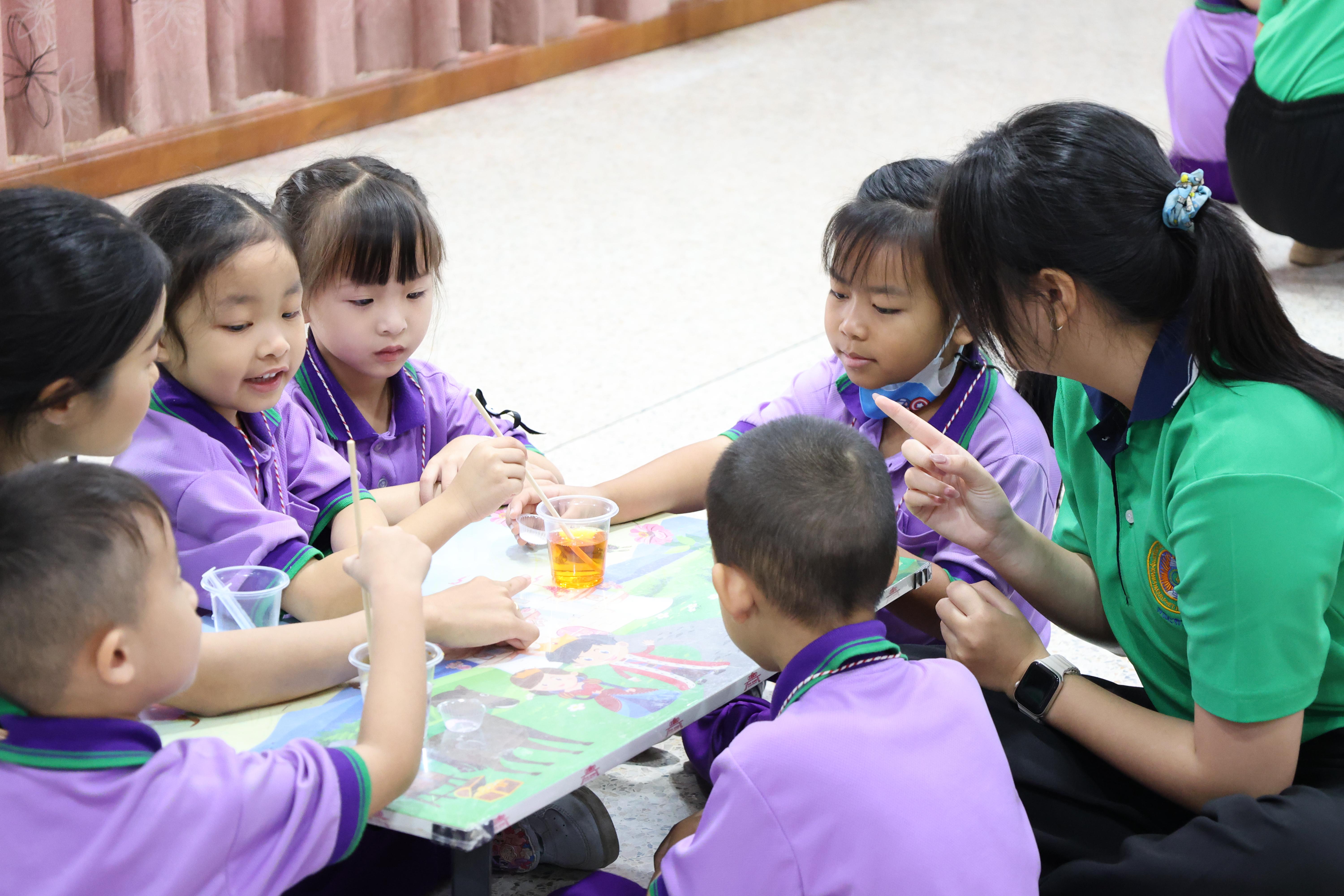 86. กิจกรรมบริการวิชาการ "โครงการสัญจรนักคิดสู่กระบวนการคิดทางวิทยาศาสตร์" โรงเรียนสาธิต (วัดวังยาง)